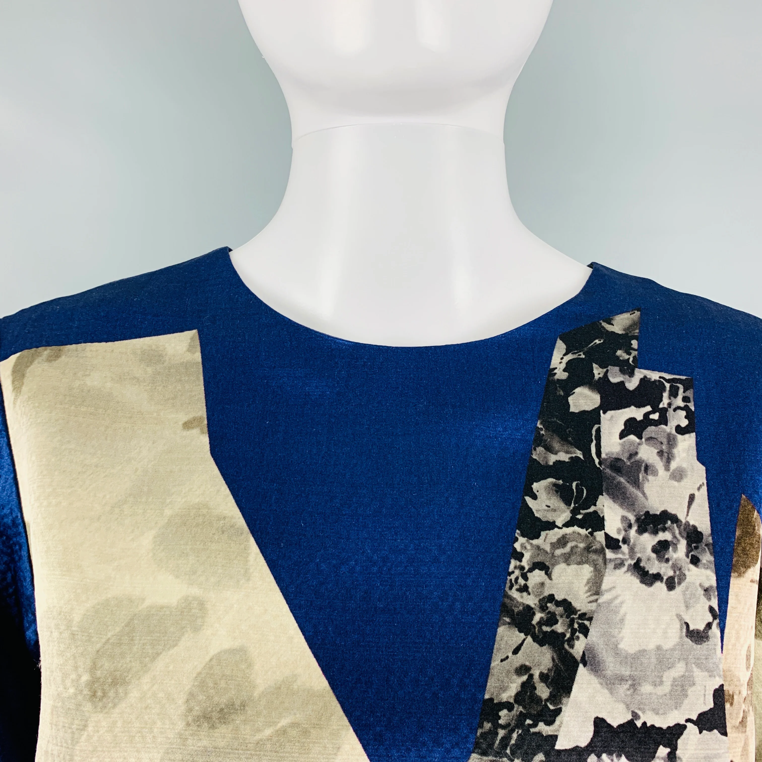 DRIES VAN NOTEN Size 4 Navy Beige & Black Print Back Zip Blouse - Image 2
