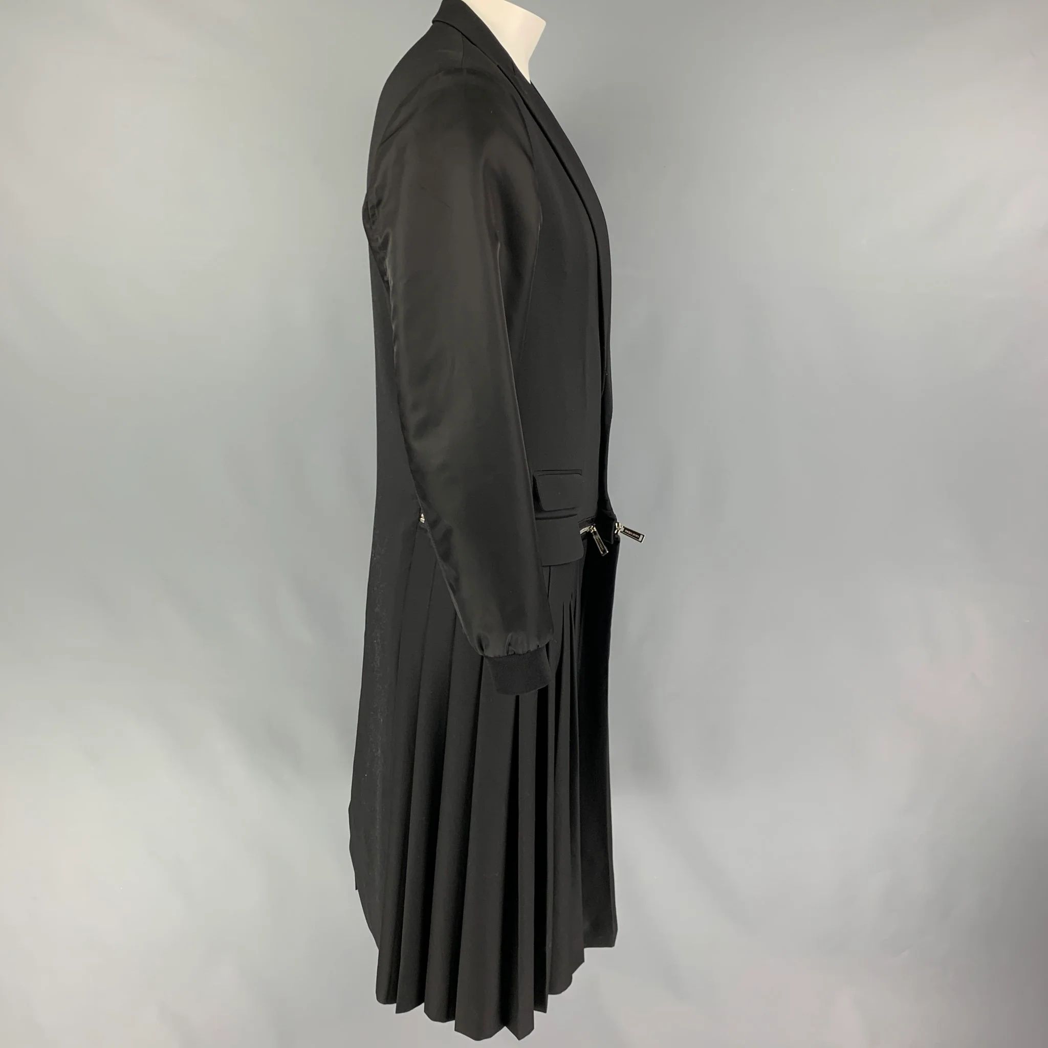 DSQUARED2 FW 16 Size 38 Black Mixed Fabrics Wool Peak Lapel Coat - Image 3