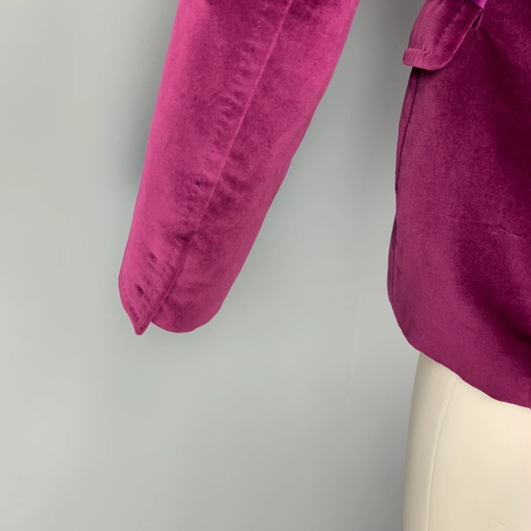 DSQUARED2 Size 36 Magenta Velvet Cotton Velvet Peak Lapel Sport Coat - Image 4