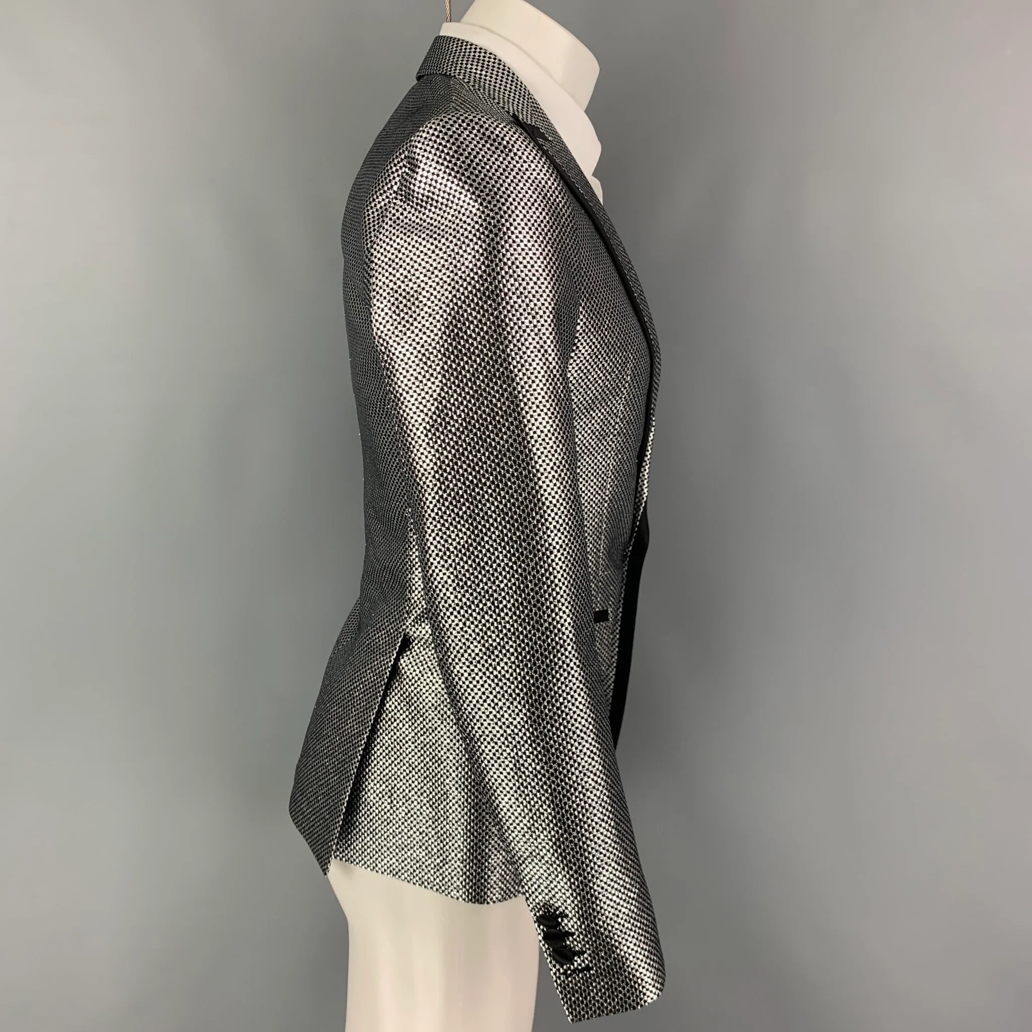 DSQUARED2 Size 36 Silver Checkered Polyester / Silk Peak Lapel Sport Coat - Image 2