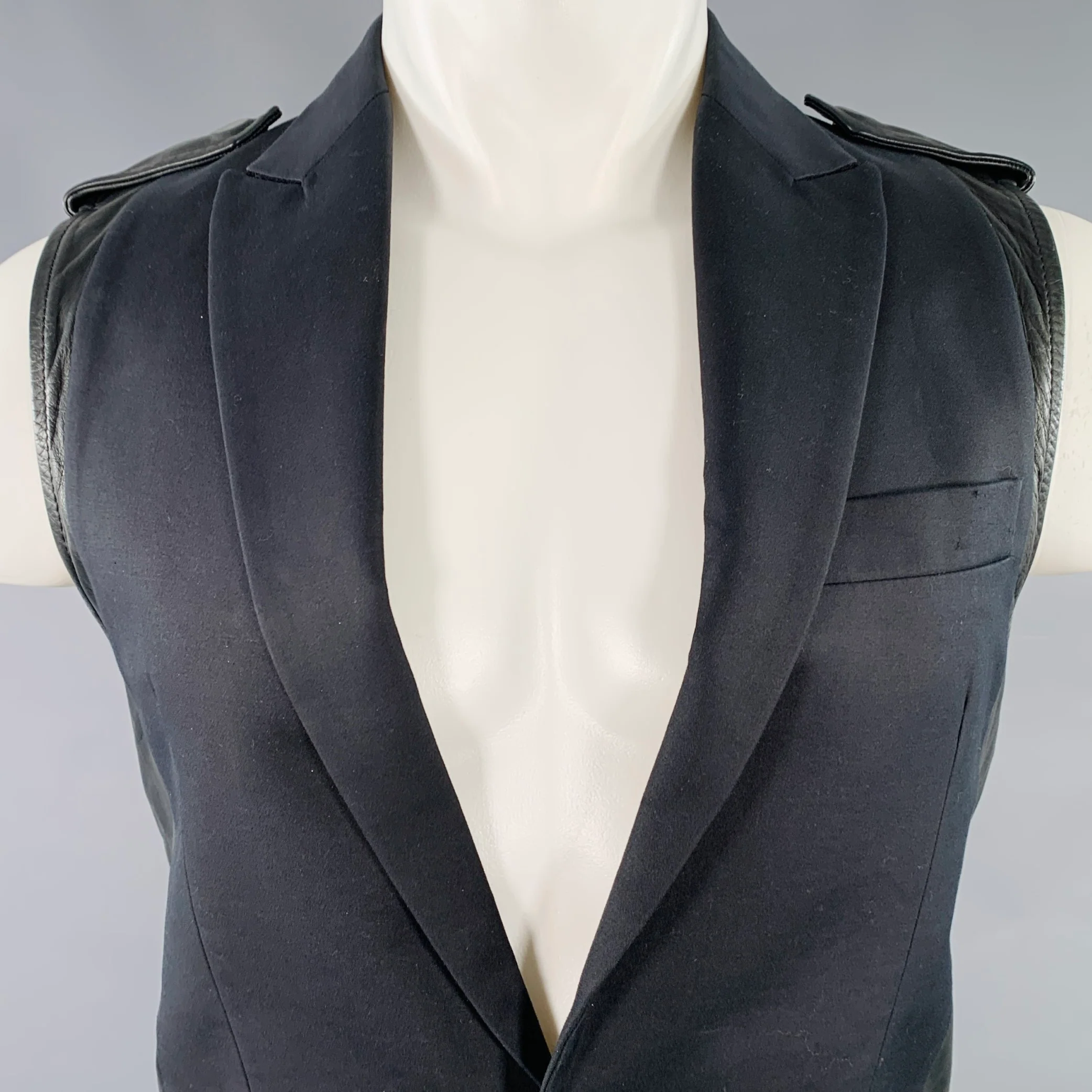 DSQUARED2 Size 40 Black Mixed Fabrics Cotton Silk Vest - Image 2