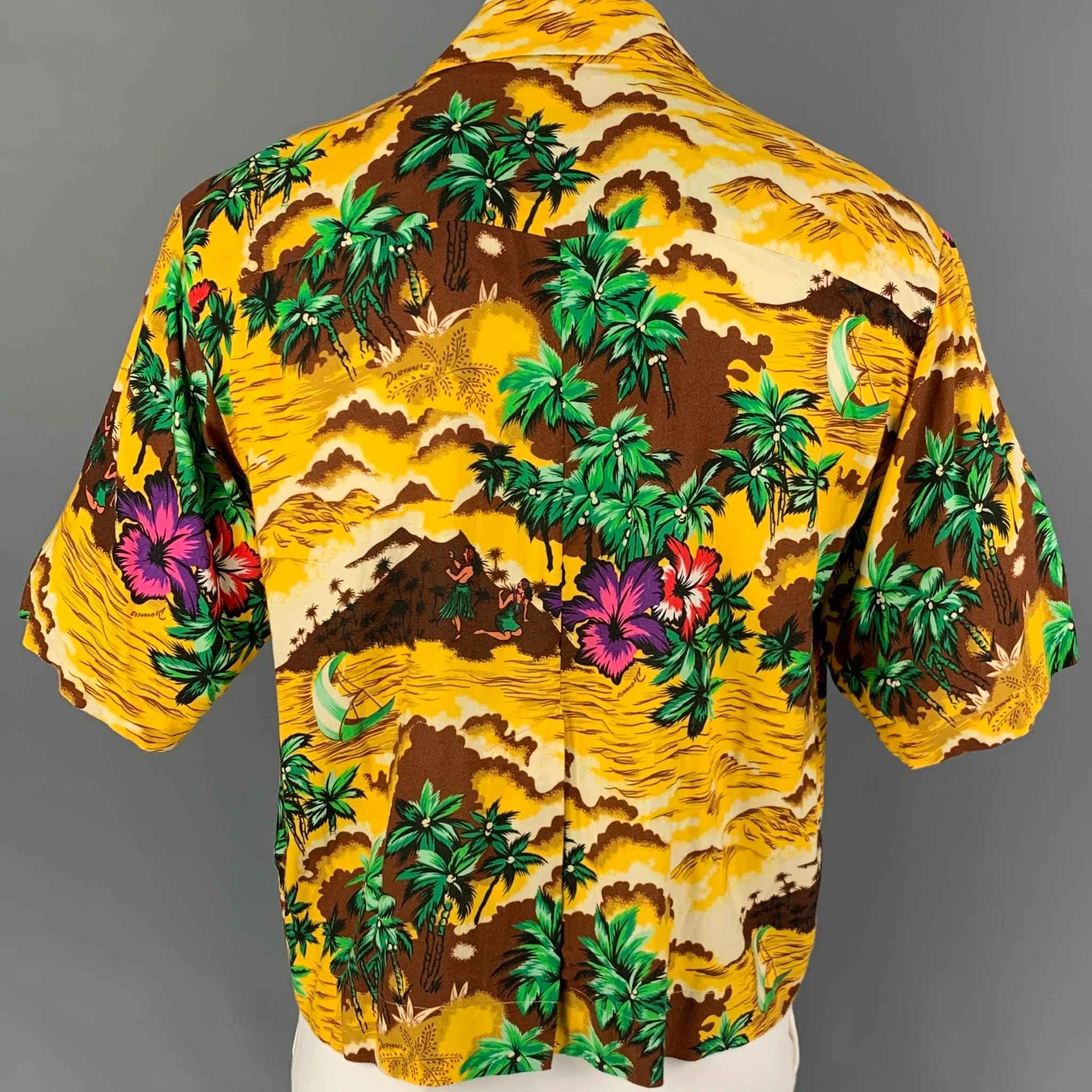 DSQUARED2 Size M Yellow Multi-Color Hawaiian Viscose Cropped Short Sleeve Shirt - Image 3