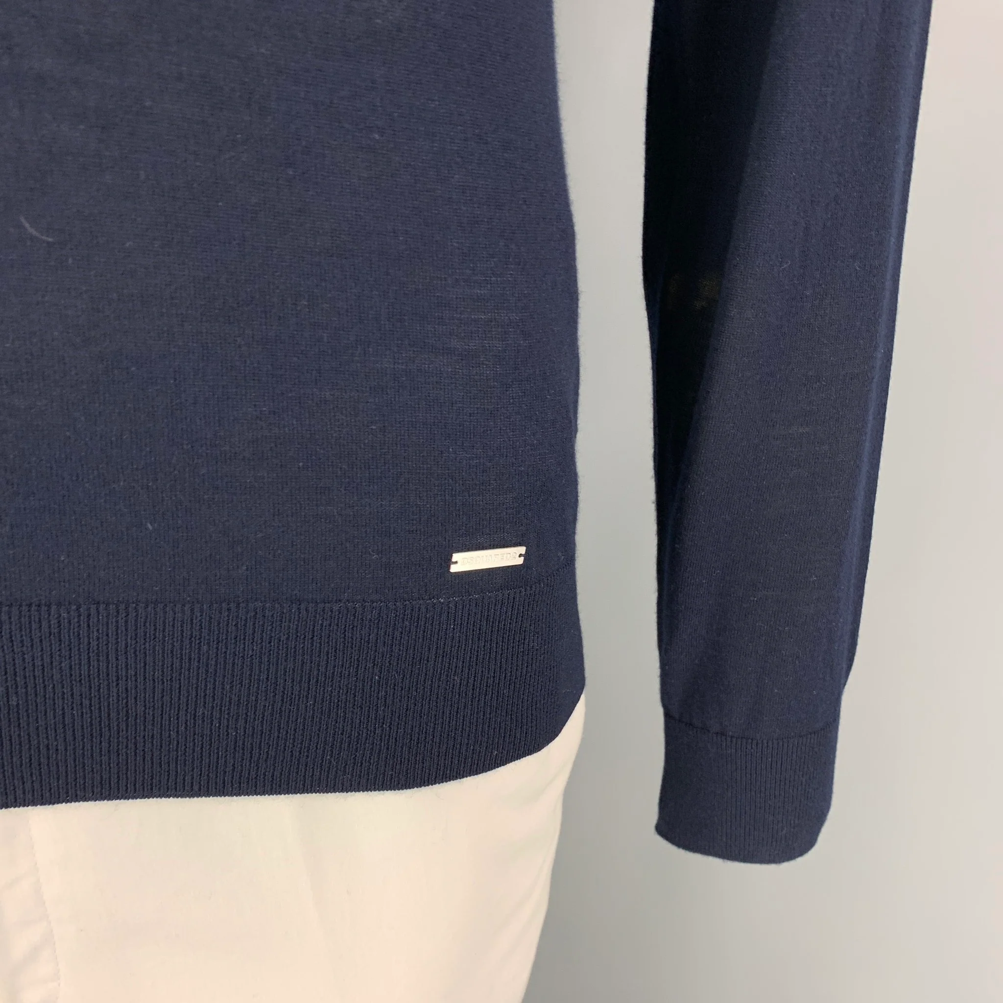 DSQUARED2 Size XL Navy Knitted Wool V-Neck Pullover - Image 2