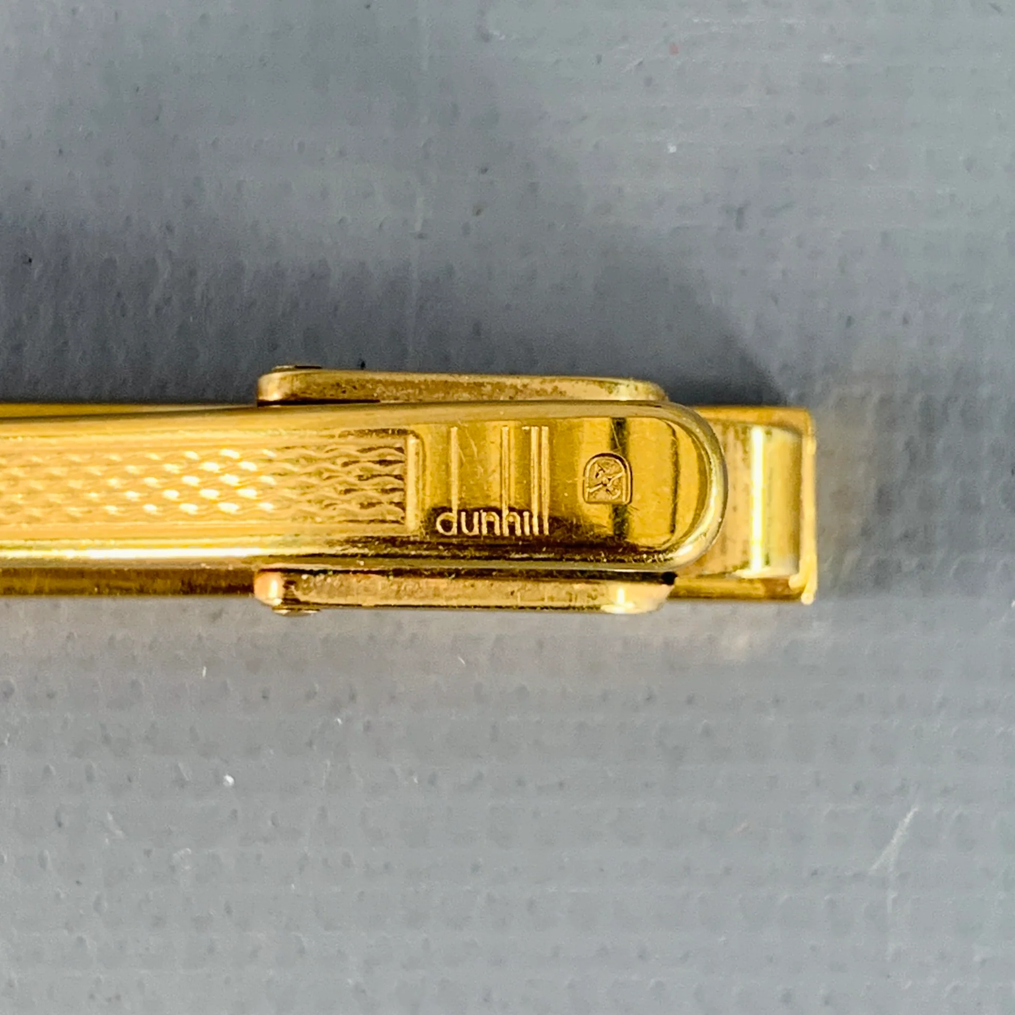 DUNHILL One Size Gold Black Embossed Metal Tie Clip - Image 4