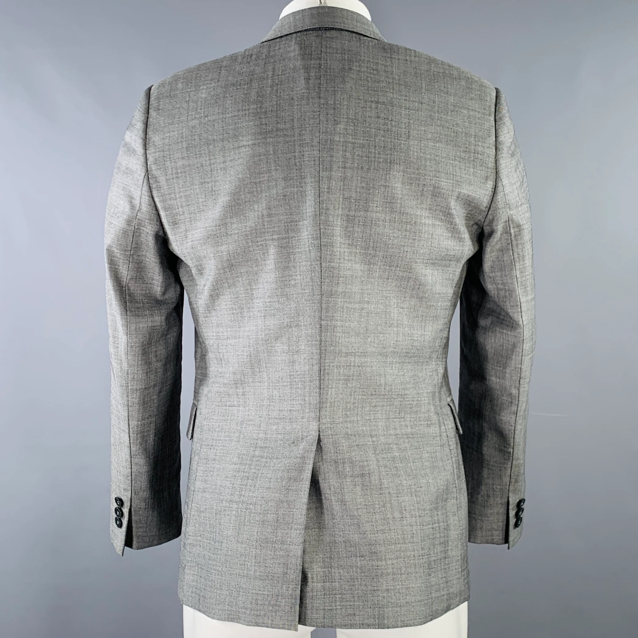 EMPORIO ARMANI Size 36 Grey Solid Wool Silk Peak Lapel Suit - Image 4