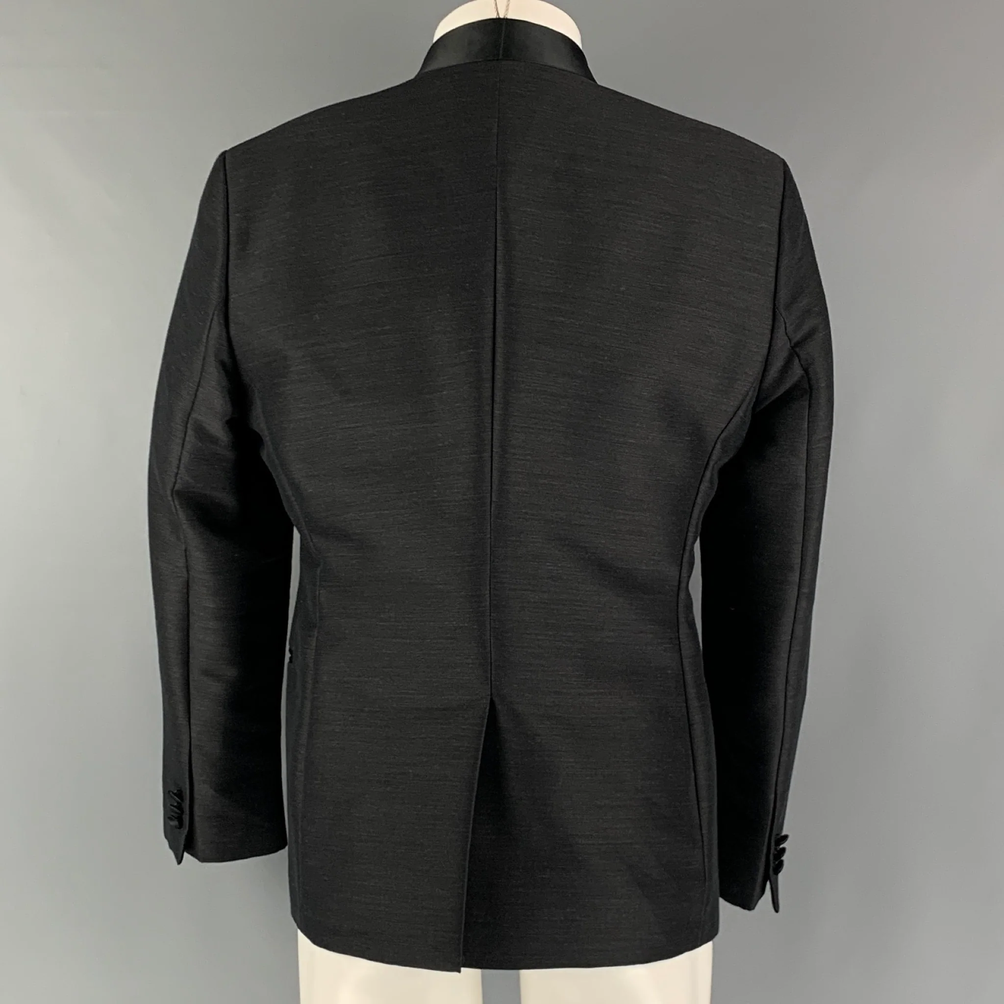 EMPORIO ARMANI Size 40 Black Solid Wool Blend Shawl Collar Sport Coat - Image 3