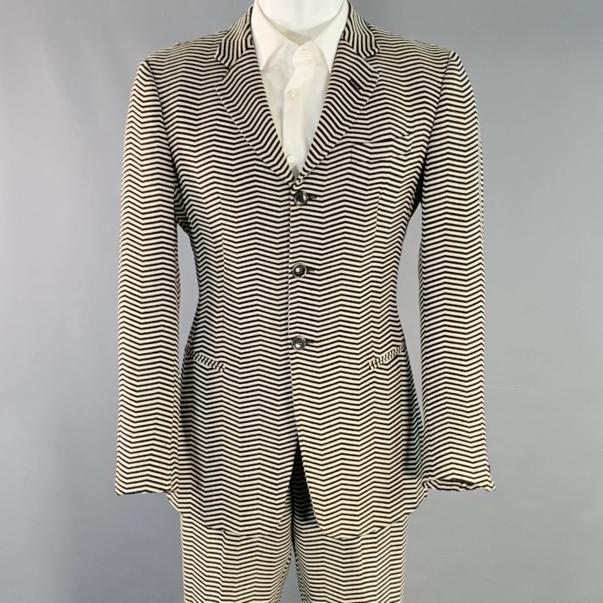 EMPORIO ARMANI Size 40 Regular Black White Chevron Virgin Wool Notch Lapel Suit
