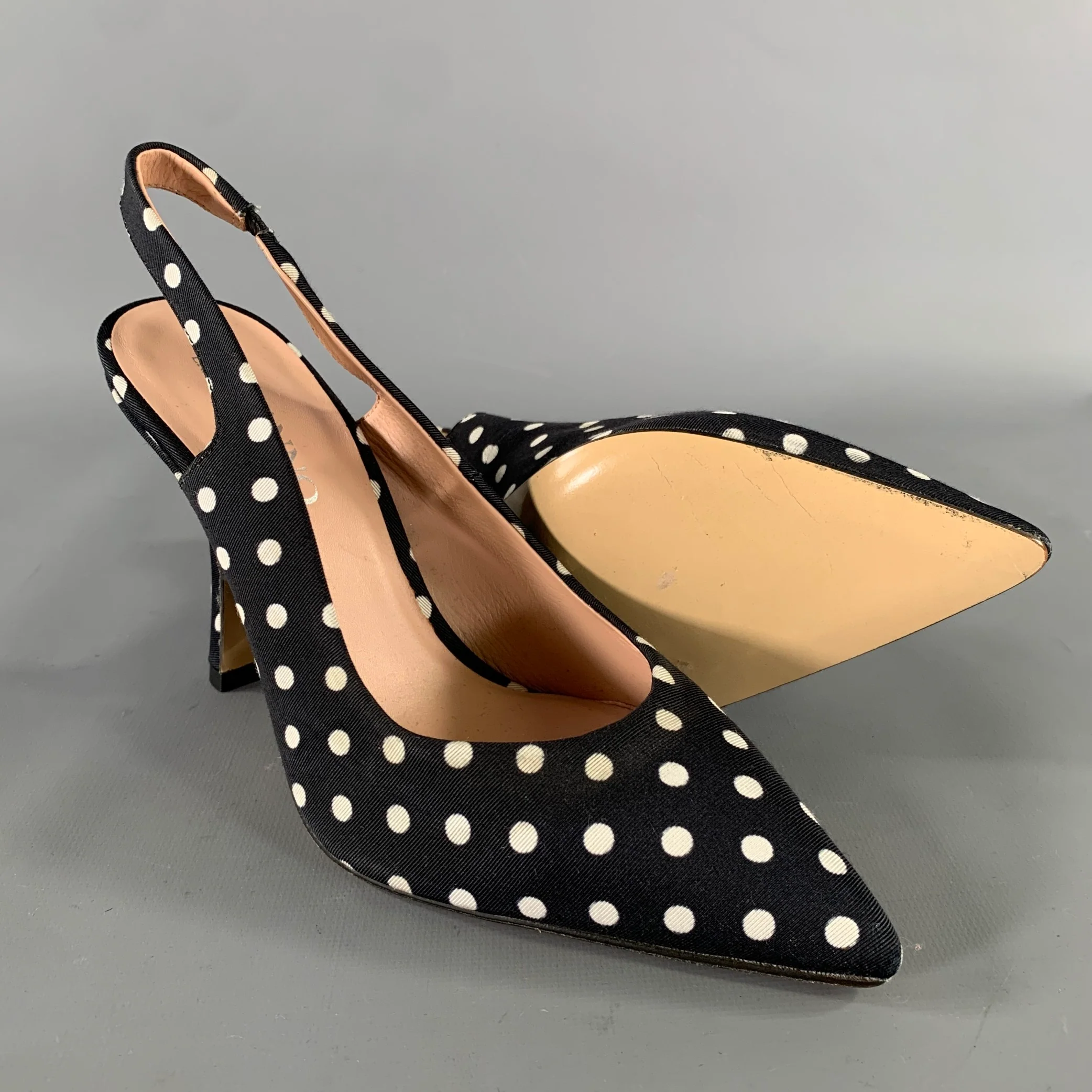 ERMANNO SCERVINO SS19 Size 7 Black White Canvas Polka Dot Slingback Pumps - Image 5