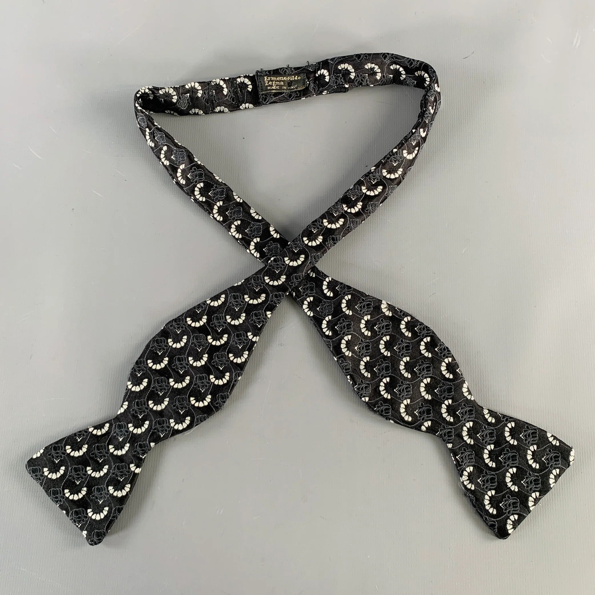 ERMENEGILDO ZEGNA Black Silver Embroidered Silk Bow Tie