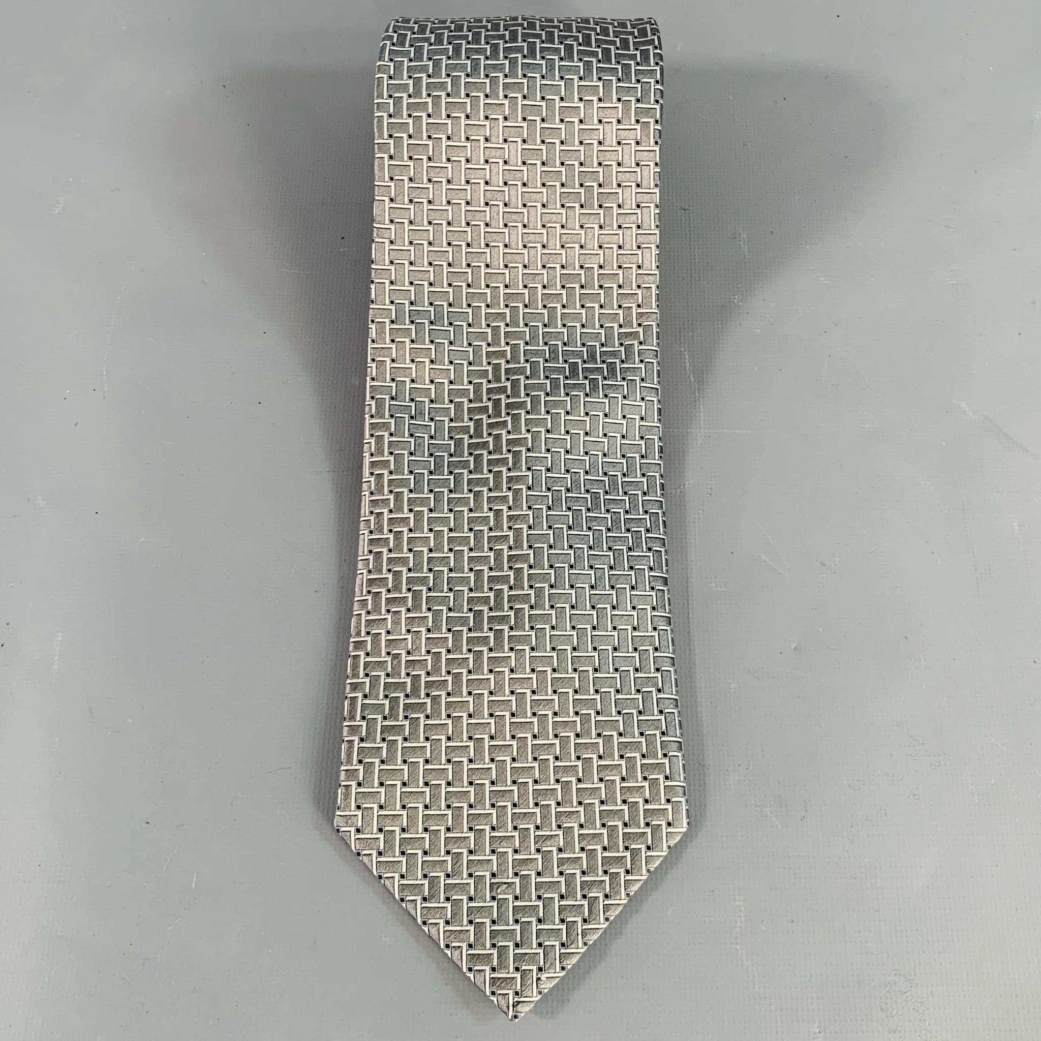 ERMENEGILDO ZEGNA Silver Black Woven Silk Tie - Image 2