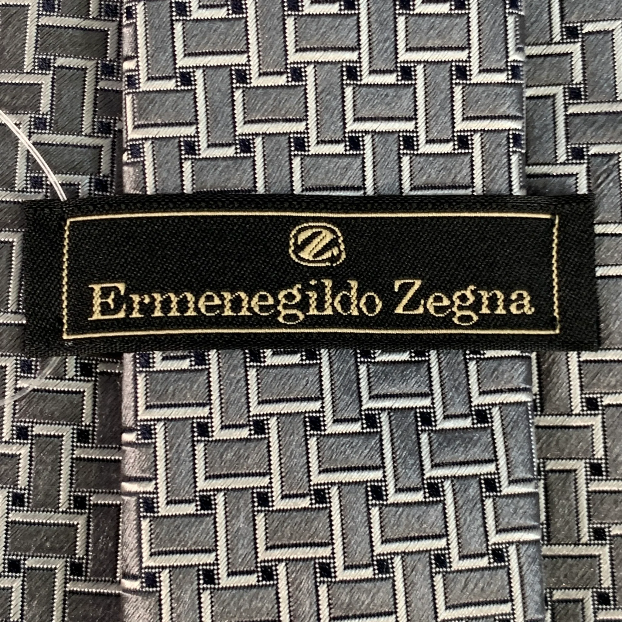 ERMENEGILDO ZEGNA Silver Black Woven Silk Tie - Image 4