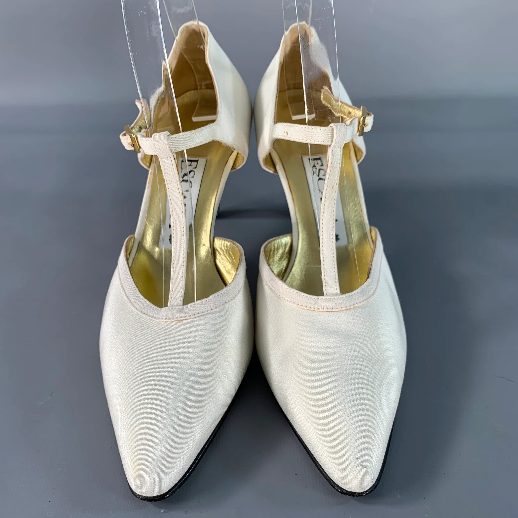 ESCADA Size 8 Ivory Silk Leather T- Strap Pumps - Image 4