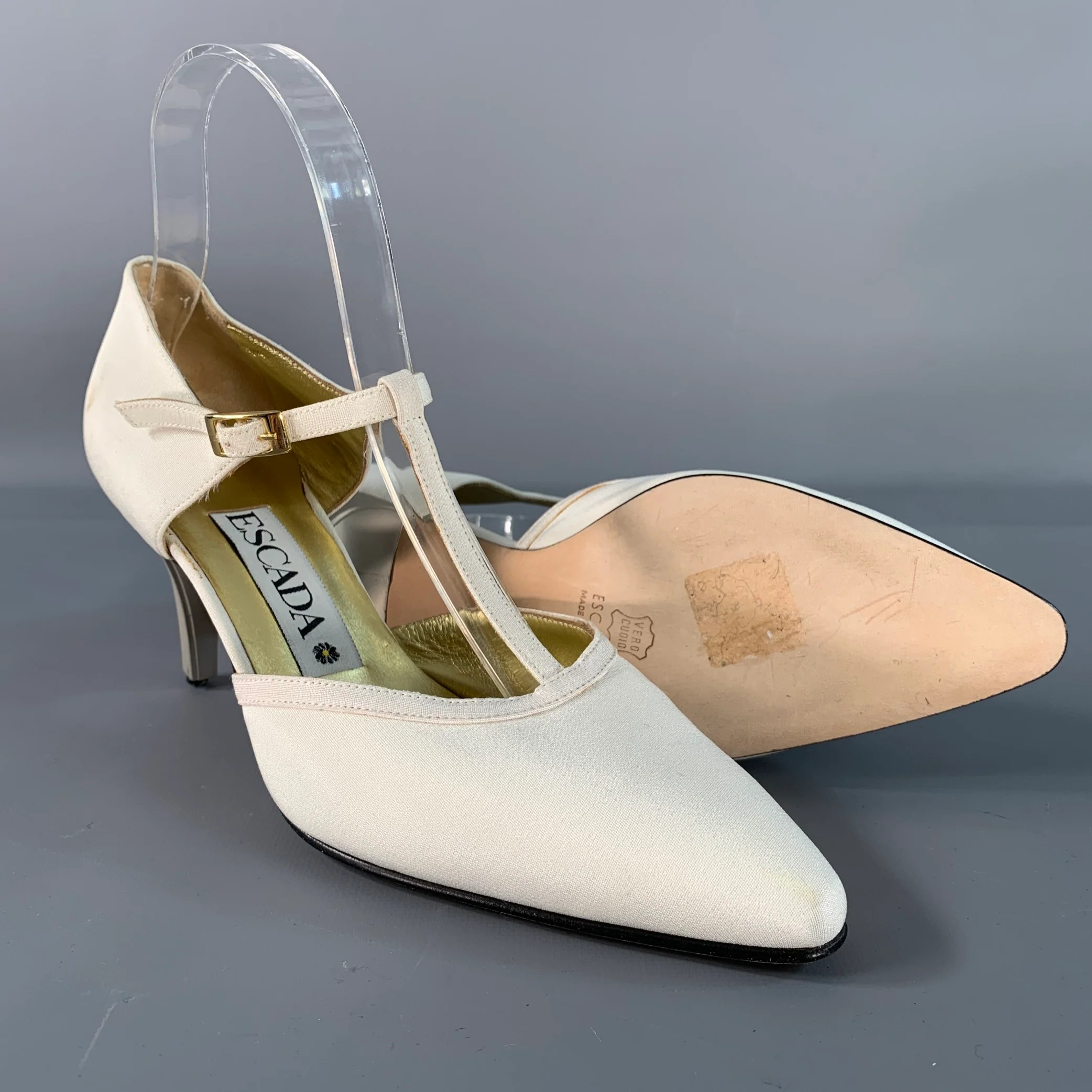ESCADA Size 8 Ivory Silk Leather T- Strap Pumps - Image 5