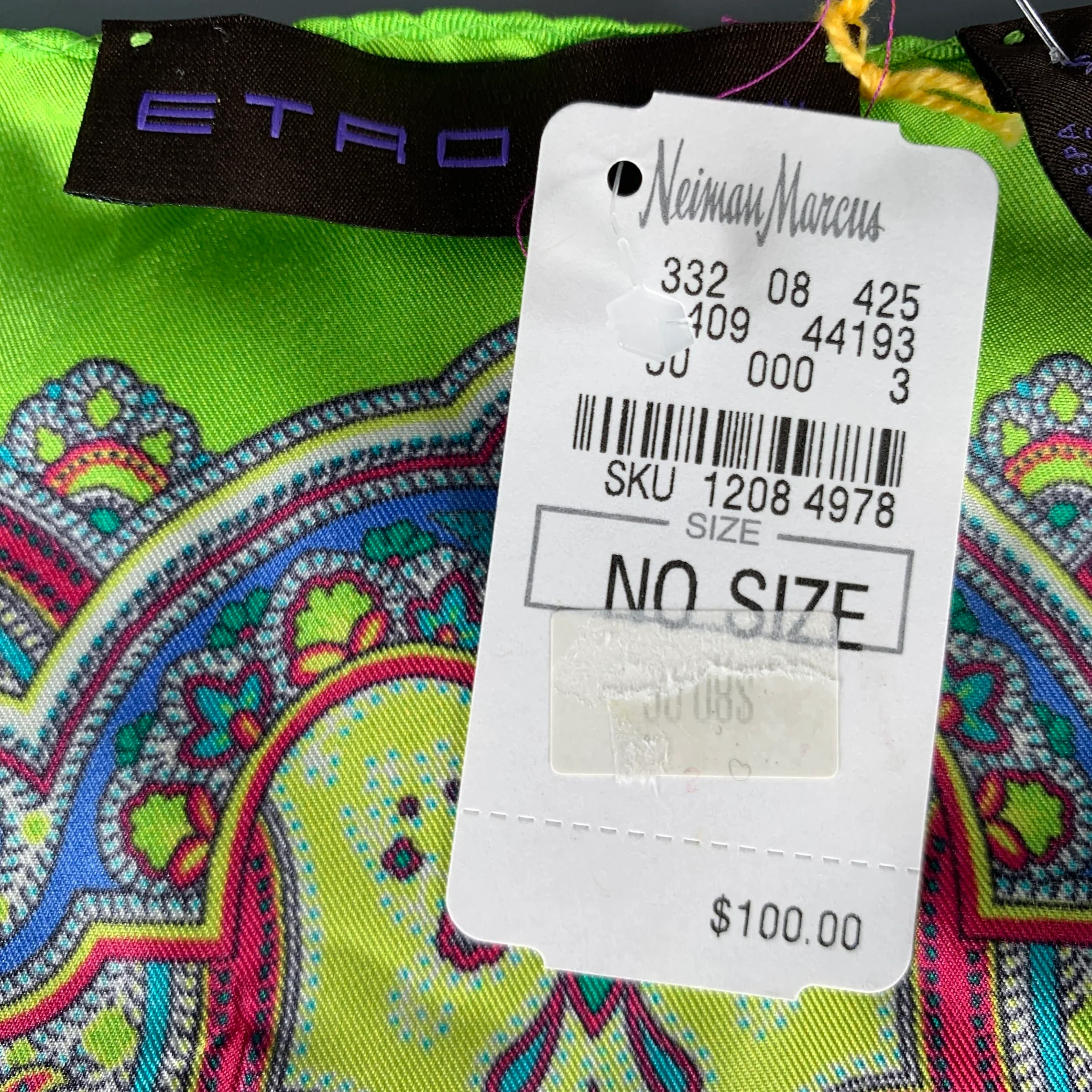 ETRO Green Multi Color Paisley Silk Pocket Square - Image 5