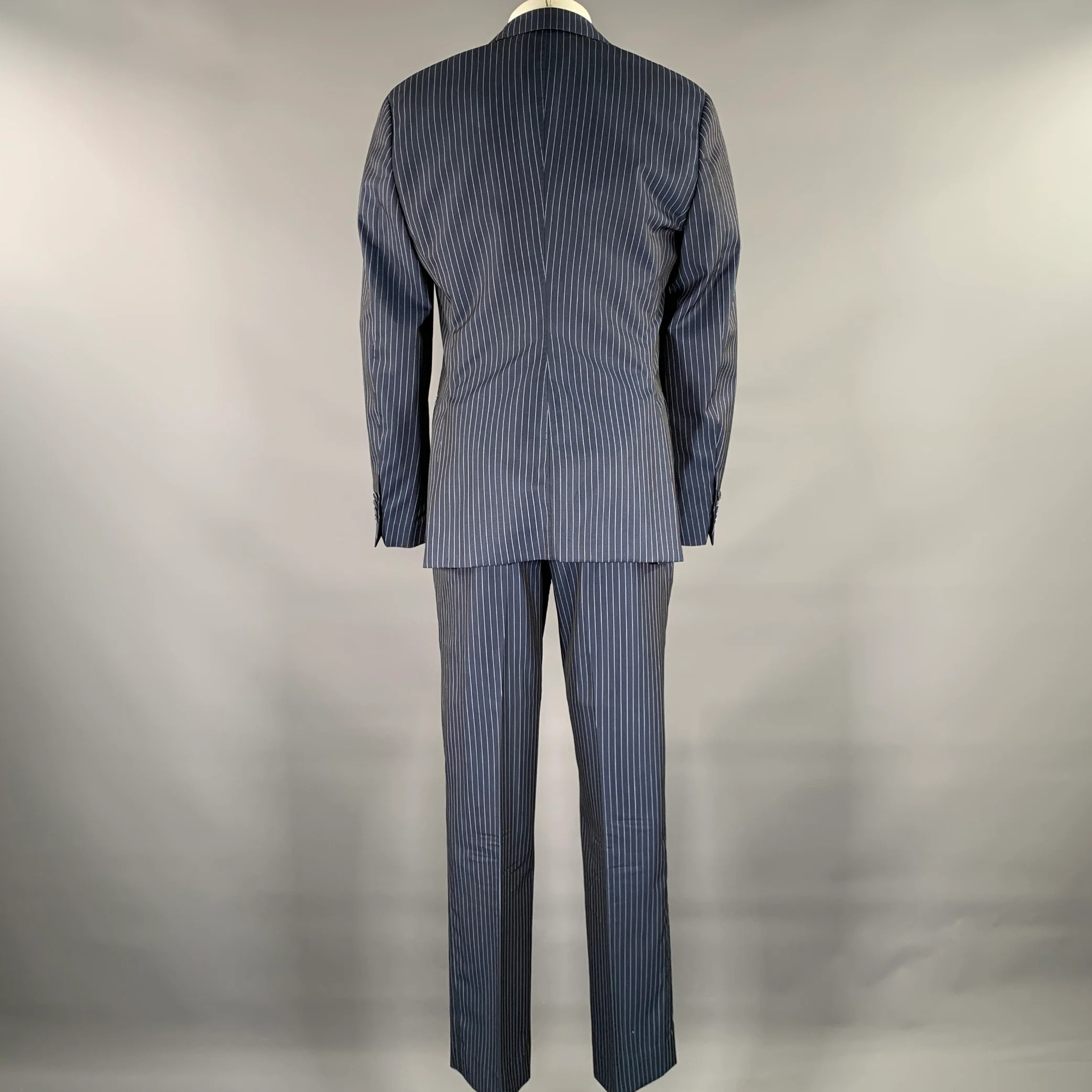 ETRO Size 38 Navy Blue Pinstripe Wool Notch Lapel Suit - Image 3