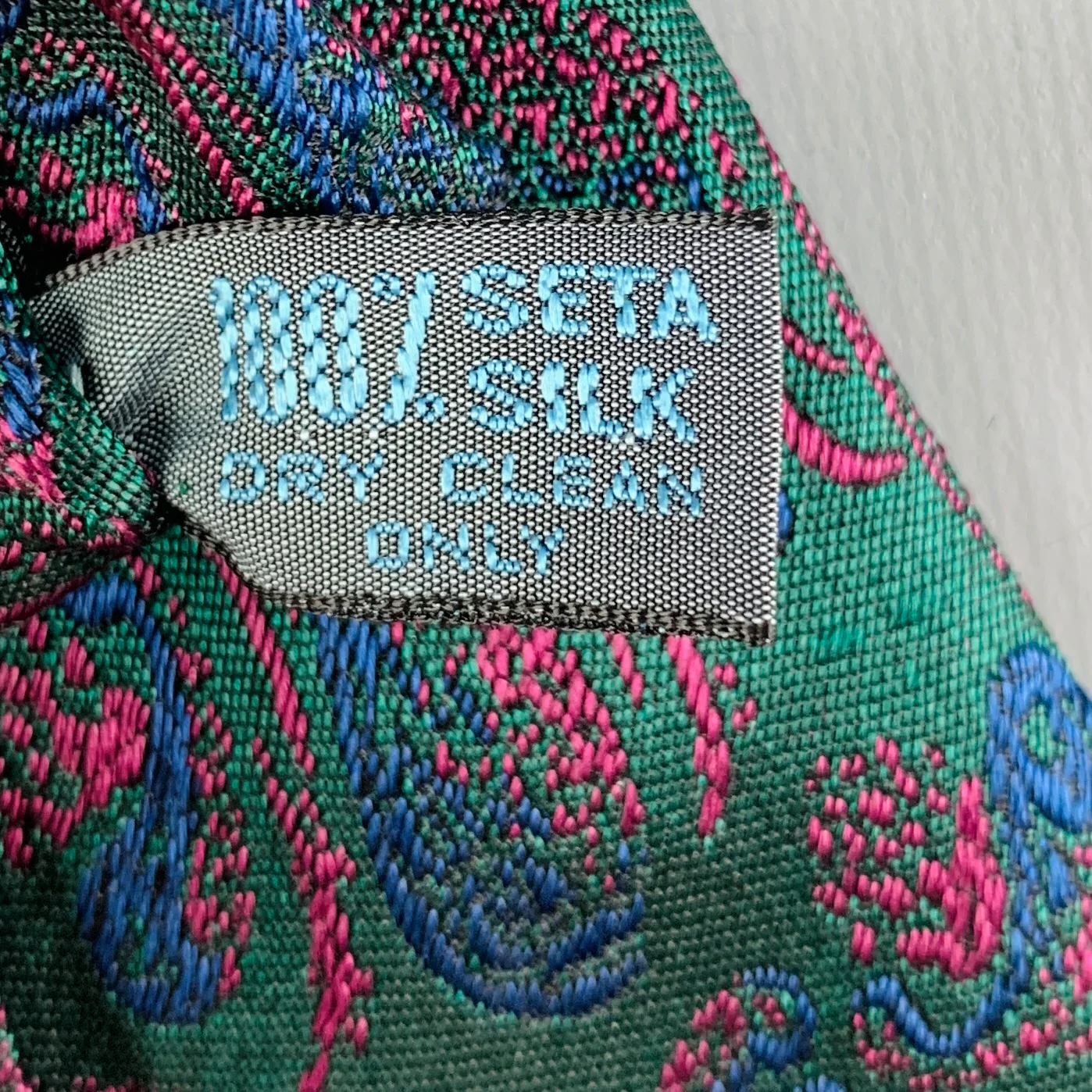 FENDI Green Purple Paisley Silk Tie - Image 4