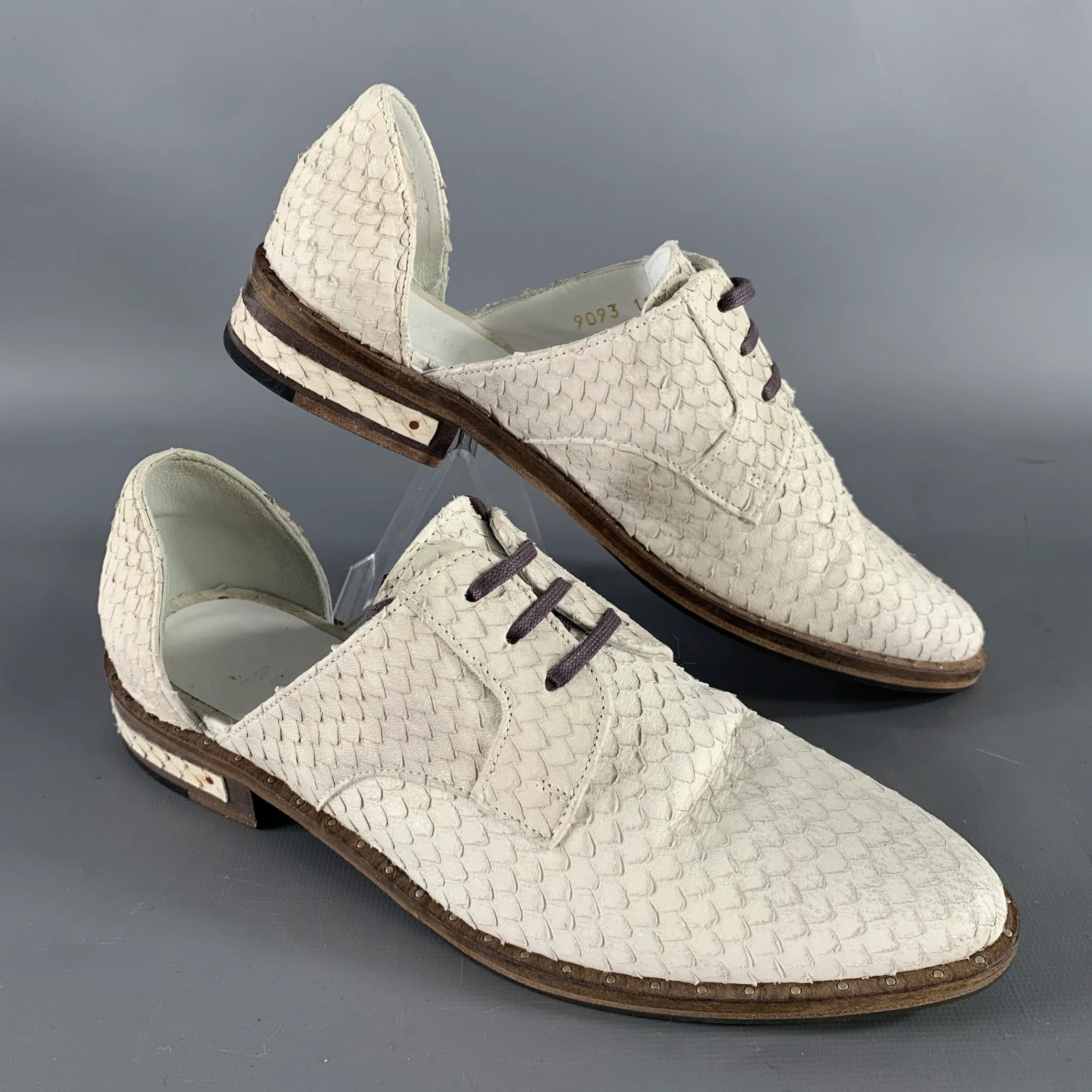 FREDA SALVADOR Size 5.5 White Leather Snake Embossed Embossed Pointed Toe Flats