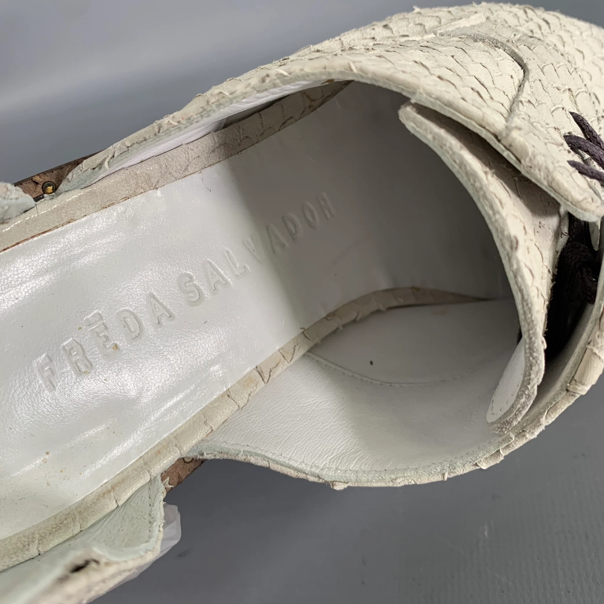 FREDA SALVADOR Size 5.5 White Leather Snake Embossed Embossed Pointed Toe Flats - Image 9