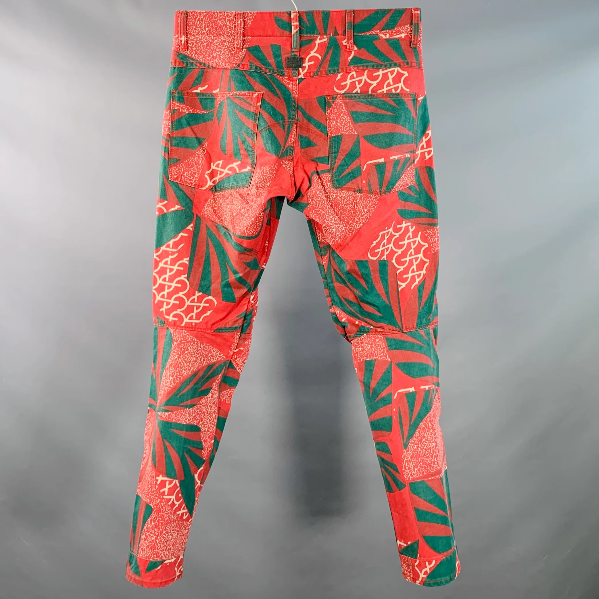G-STAR By PHARRELL SS17 Size 30 Elwood X25 Red Green Batik Cotton Tapered Casual Pants - Image 3
