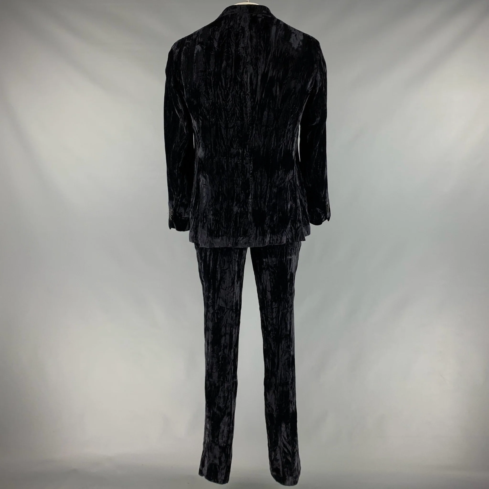GABRIELE PASINI Size 42 Black Velvet Acetate Rayon Notch Lapel Suit - Image 3
