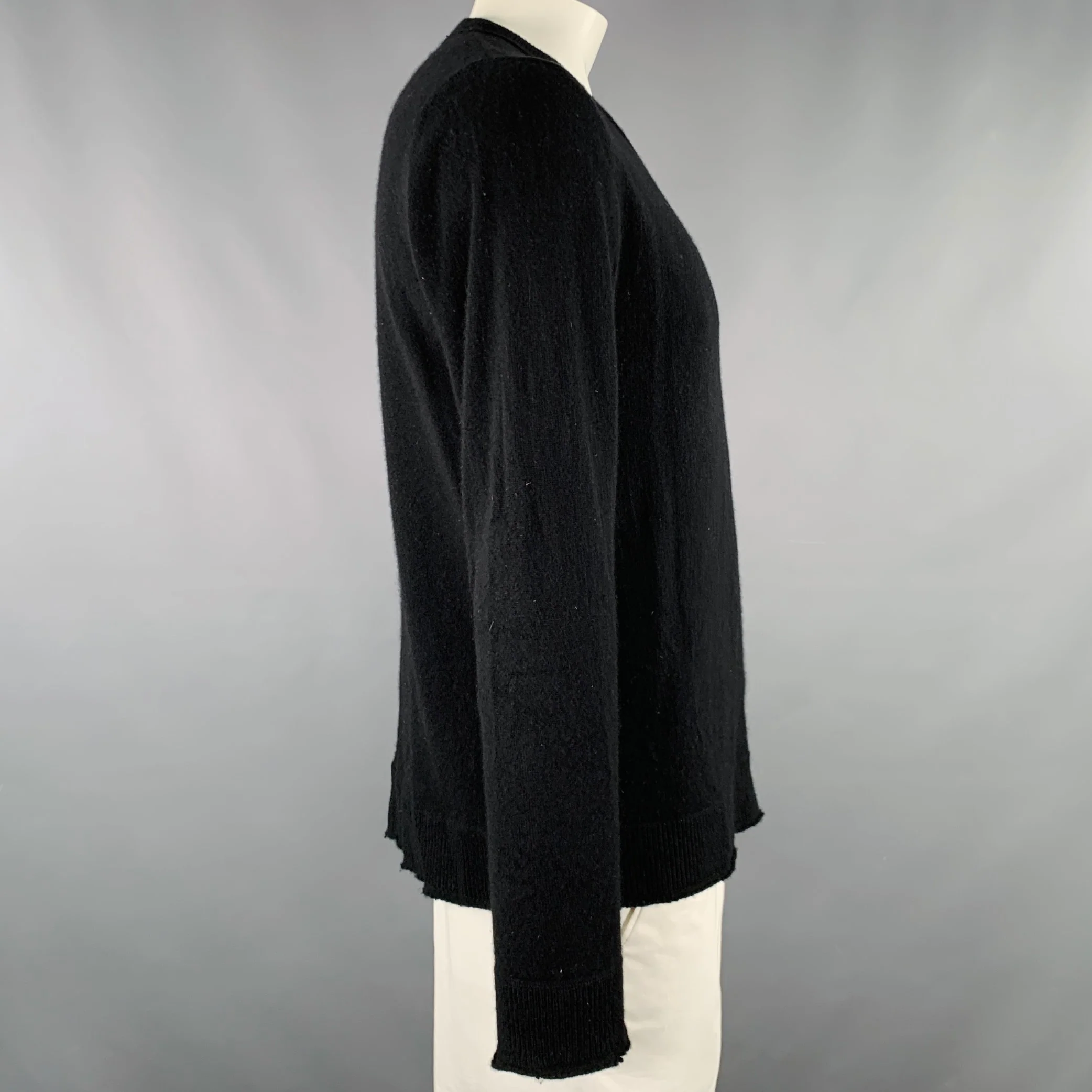 GENERRA Size L Black Knit Cashmere V-Neck Pullover - Image 2