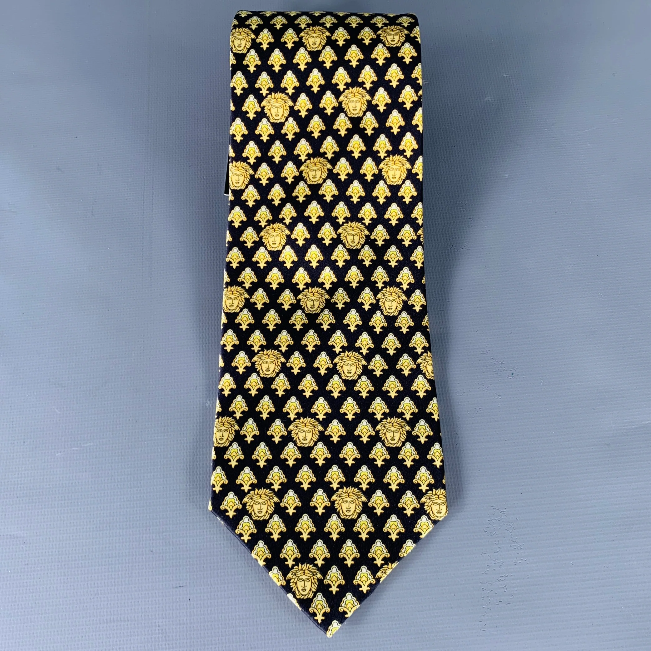 GIANNI VERSACE Black Gold Medusa Heads Silk Tie - Image 2