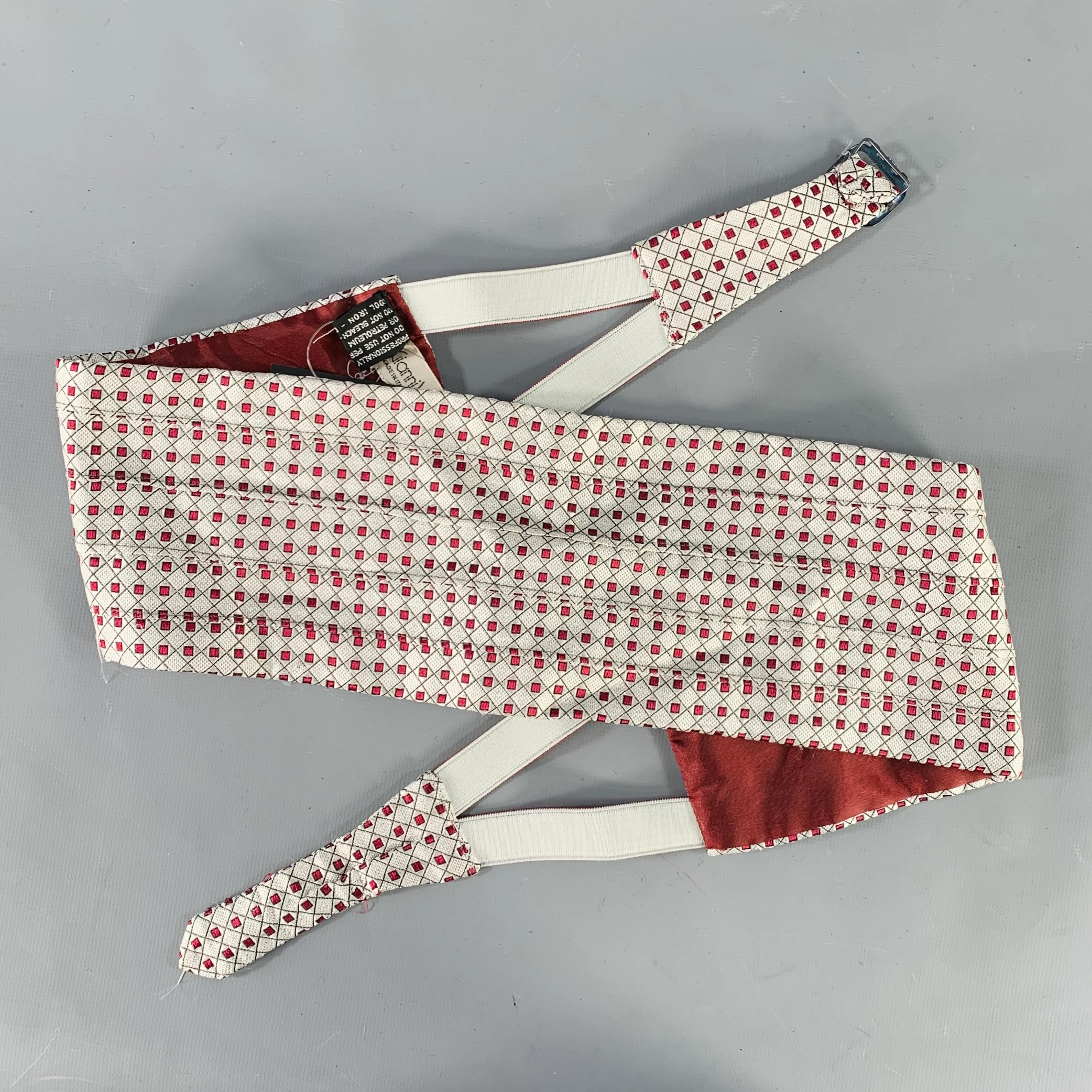 GIANNI VERSACE Silver Burgundy Squares Silk Bow Tie Cummerbund Set - Image 2