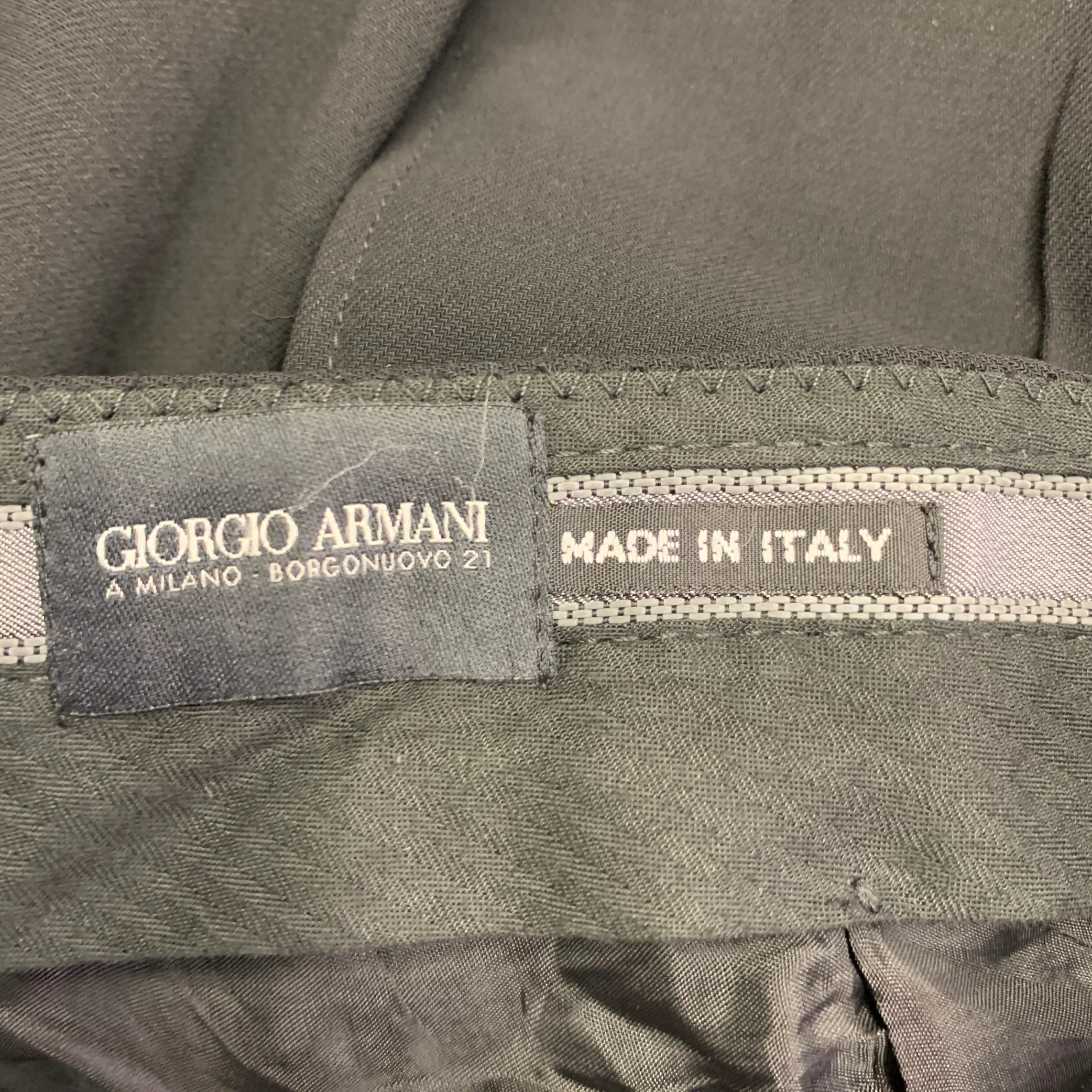 GIORGIO ARMANI Size 34 Black Wool Pleated Cuffed Tapered Dress Pants - Image 5