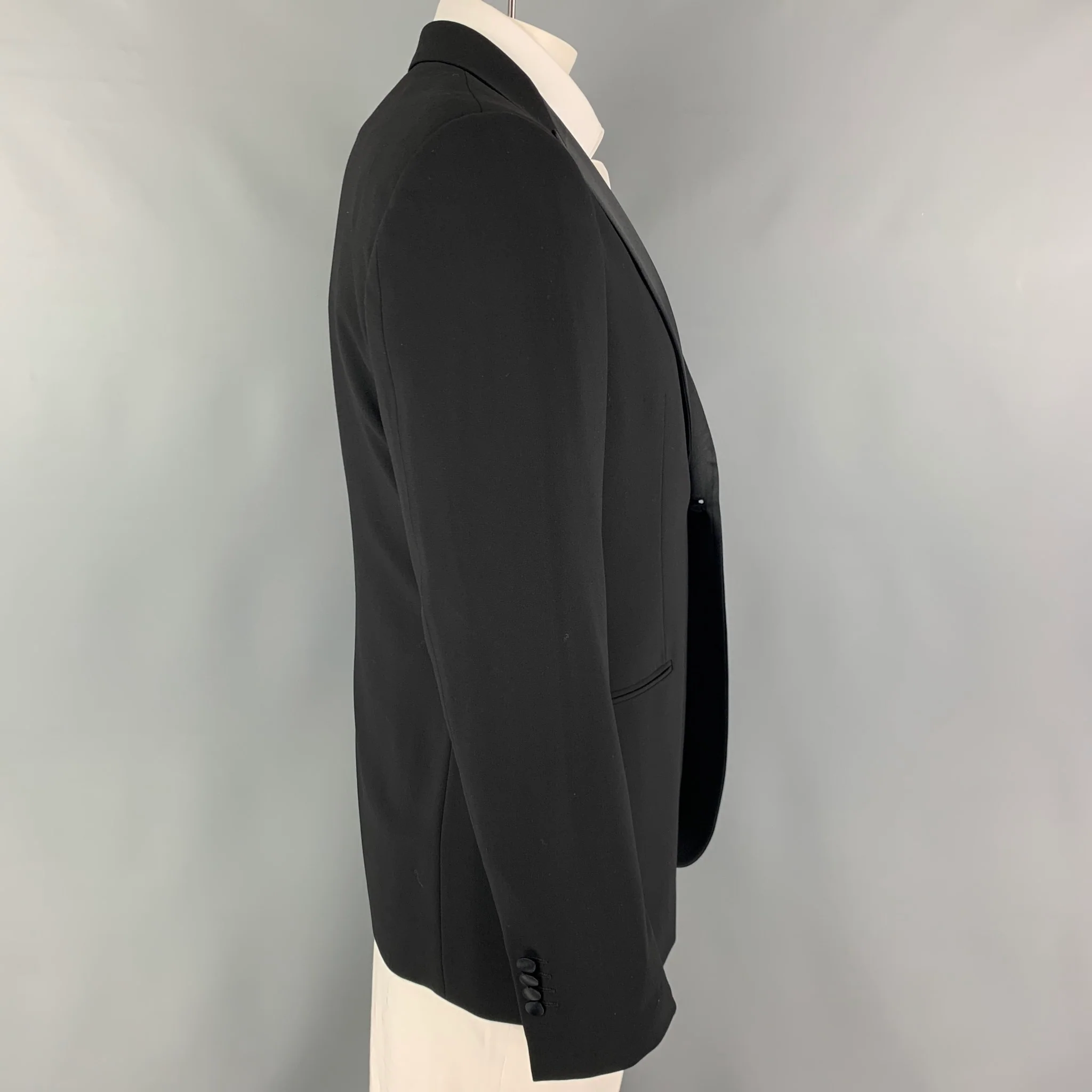 GIORGIO ARMANI Size 42 Black Metallic Peak Lapel Sport Coat - Image 2