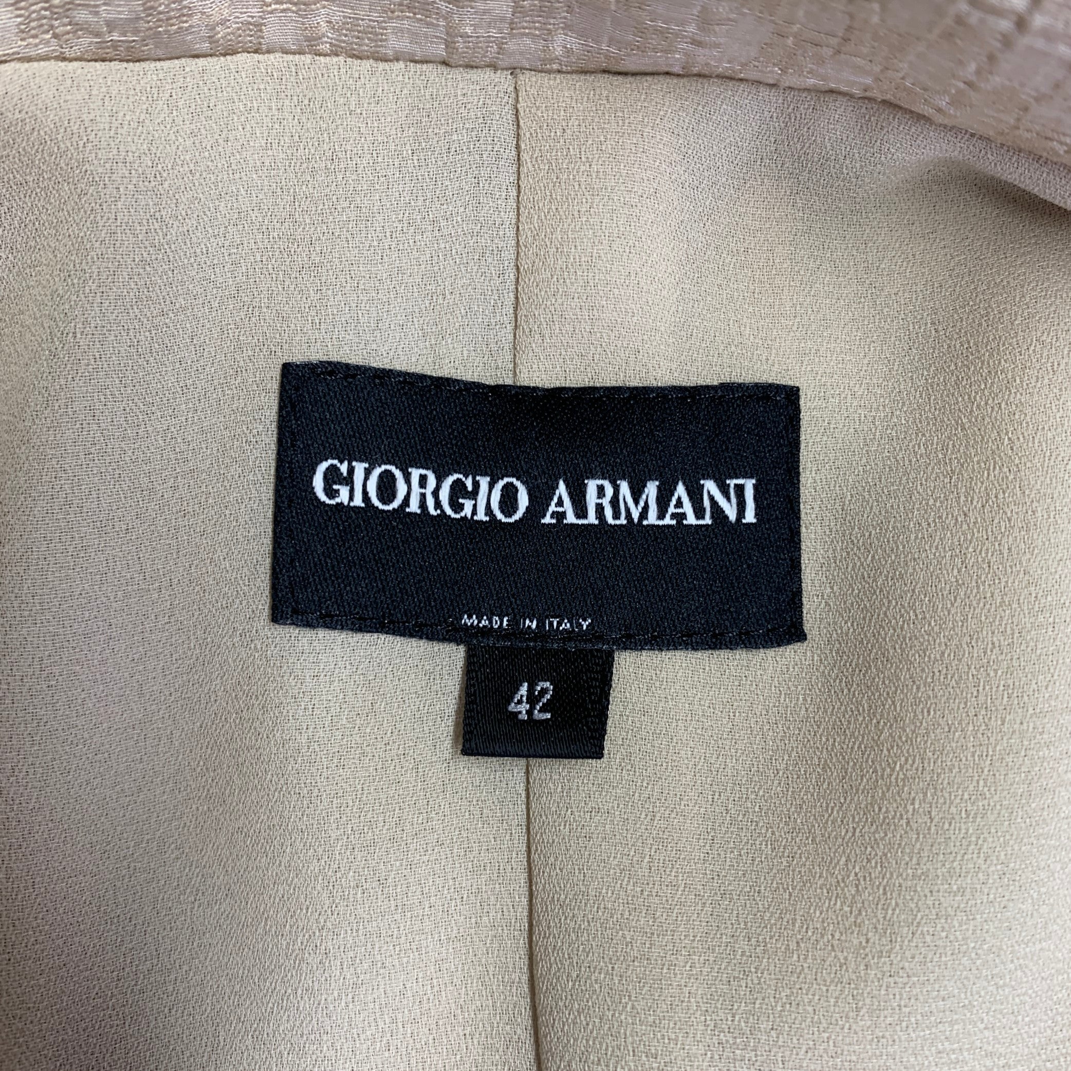 GIORGIO ARMANI Size 6 Beige Single Breasted Jacquard Suit - Image 7