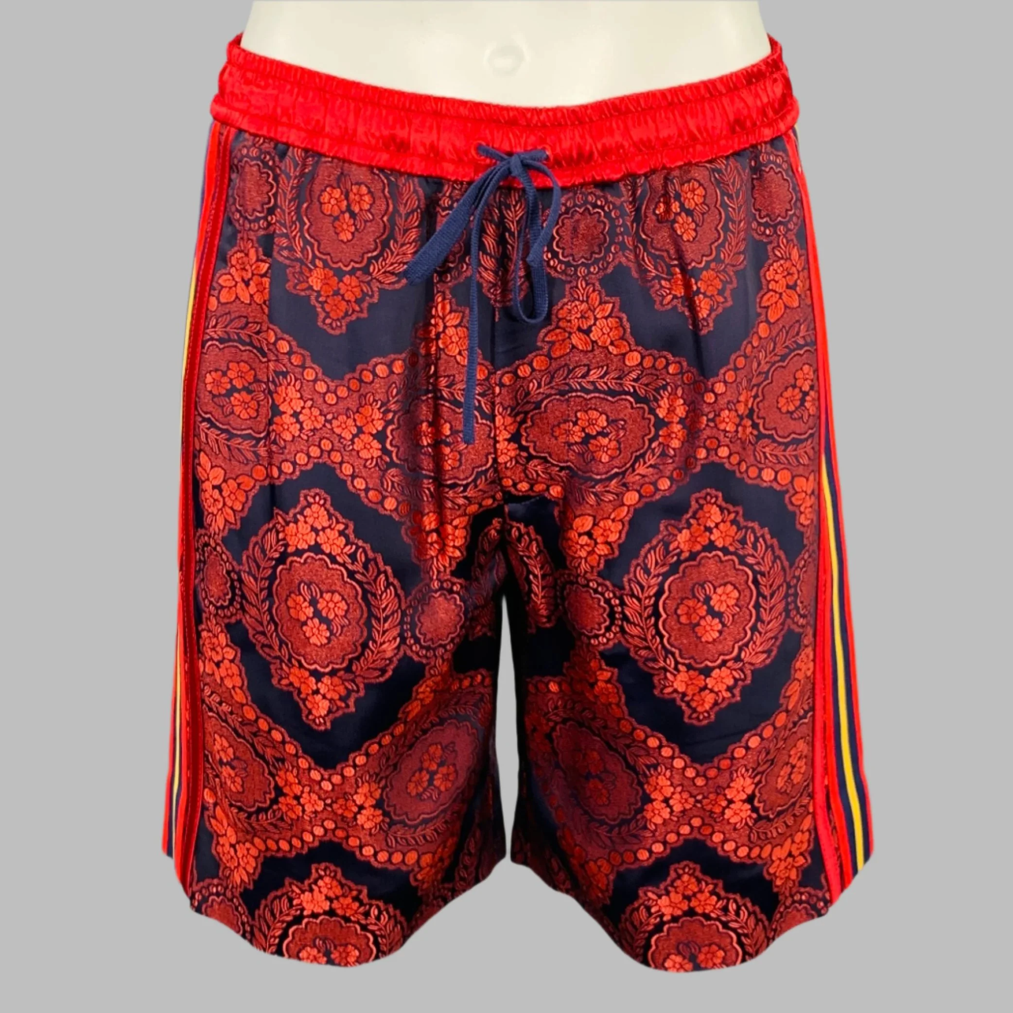 GUCCI 2018 Size 28 Red Black Jacquard Viscose Blend Joggers Shorts