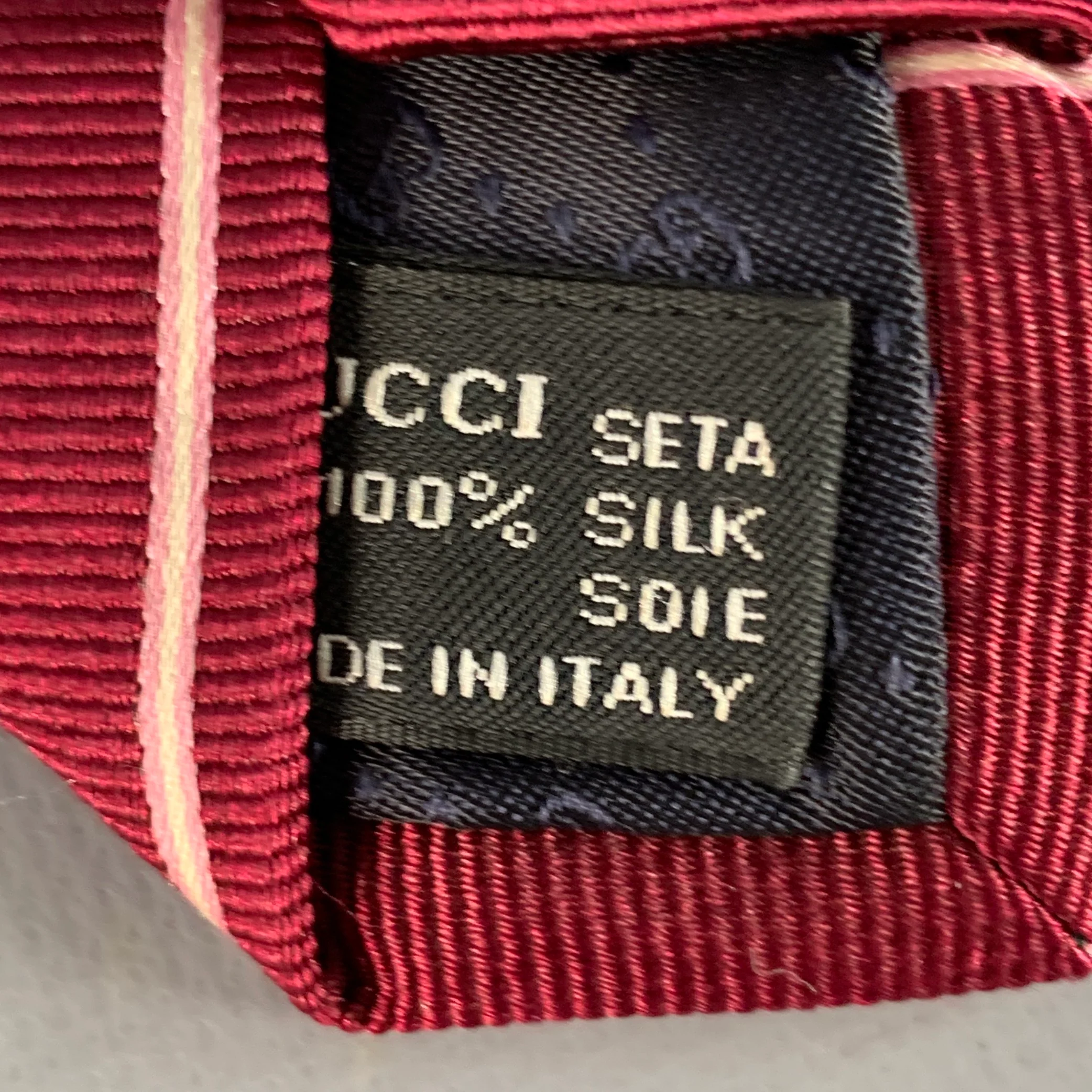GUCCI Burgundy Pink Diagonal Stripe Silk Twill Tie - Image 5