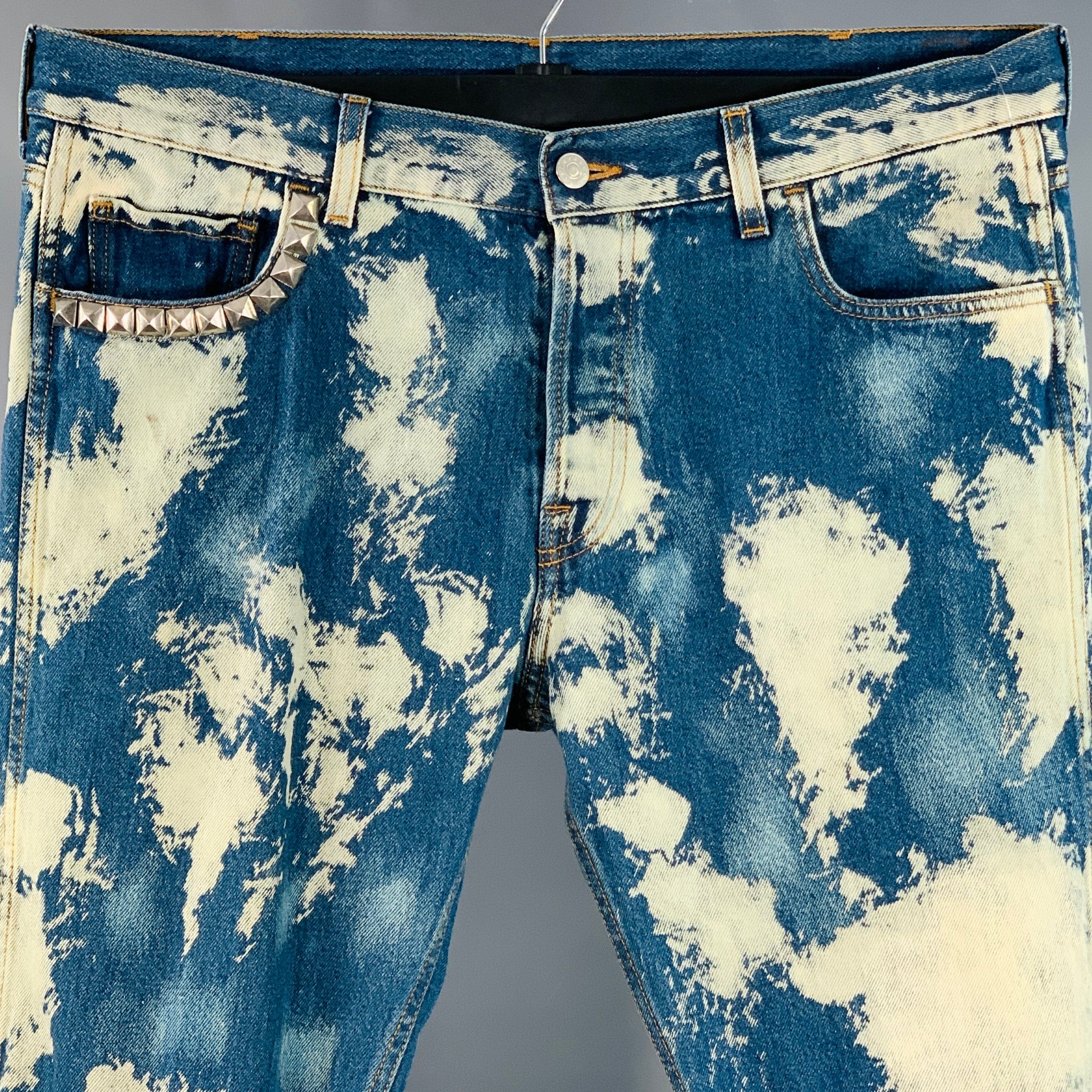 GUCCI Cruise 2017 Size 36 Indigo White Bleached Denim Studded Button Fly Jeans - Image 3