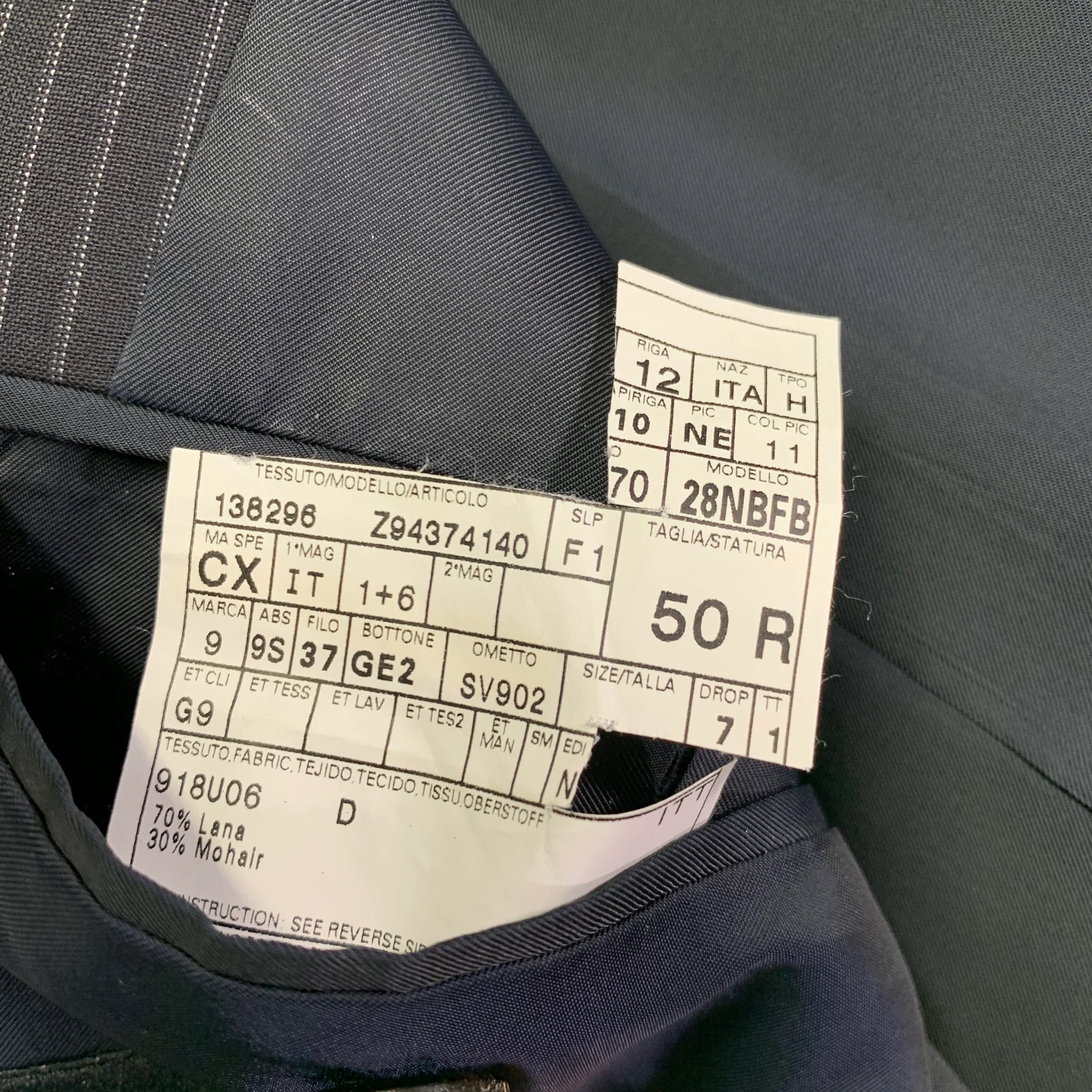 GUCCI Size 40 Black Grey Pinstripe Wool Mohair Single Breasted Suit - Image 9