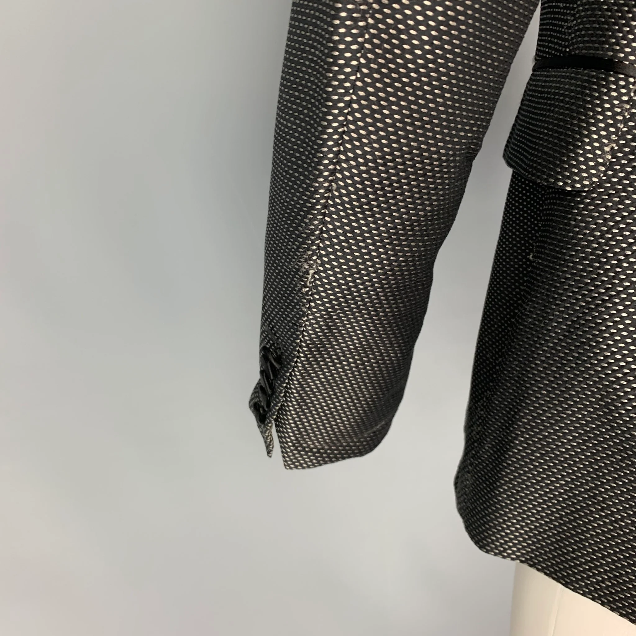 GUCCI Size 40 Grey Black Textured Rayon Blend Shawl Collar Sport Coat - Image 4