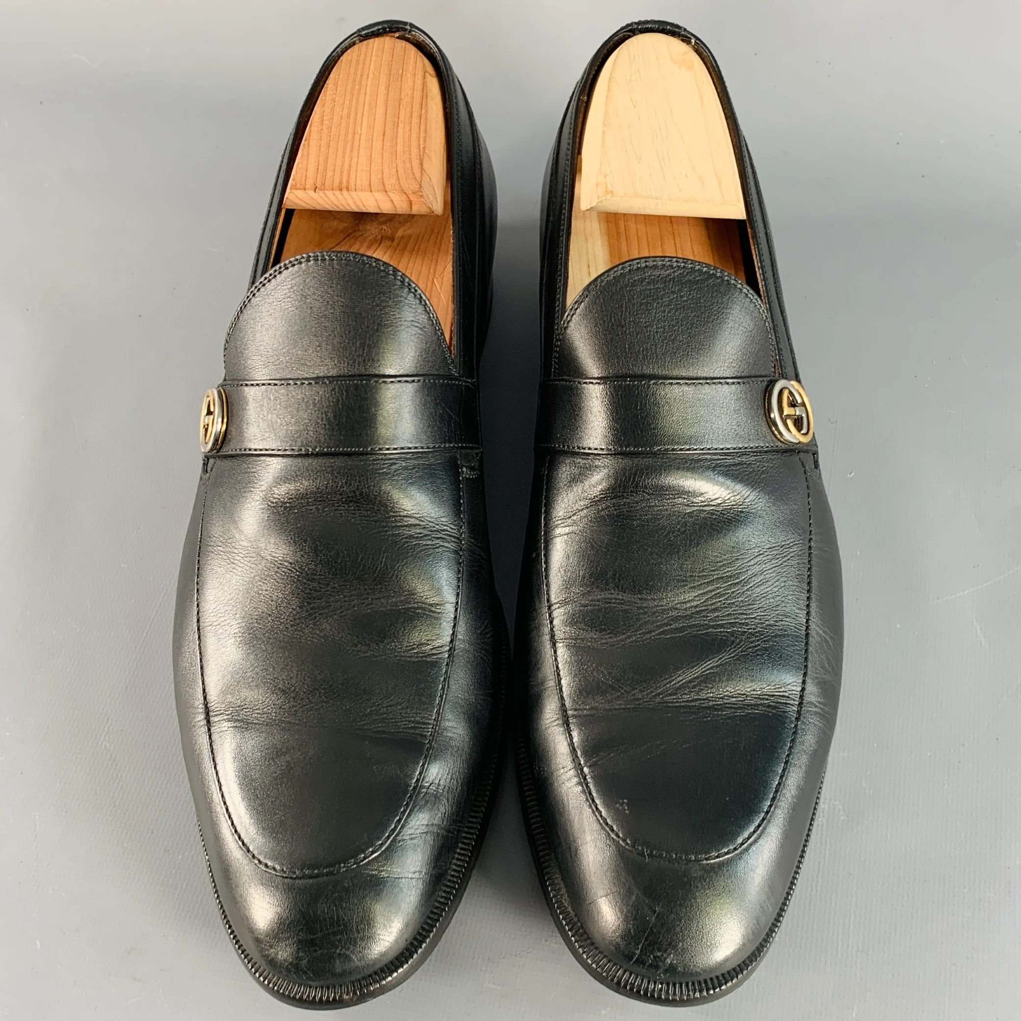 GUCCI Size 8.5 Black GG Monogram Leather Strap Slip On Loafers - Image 4