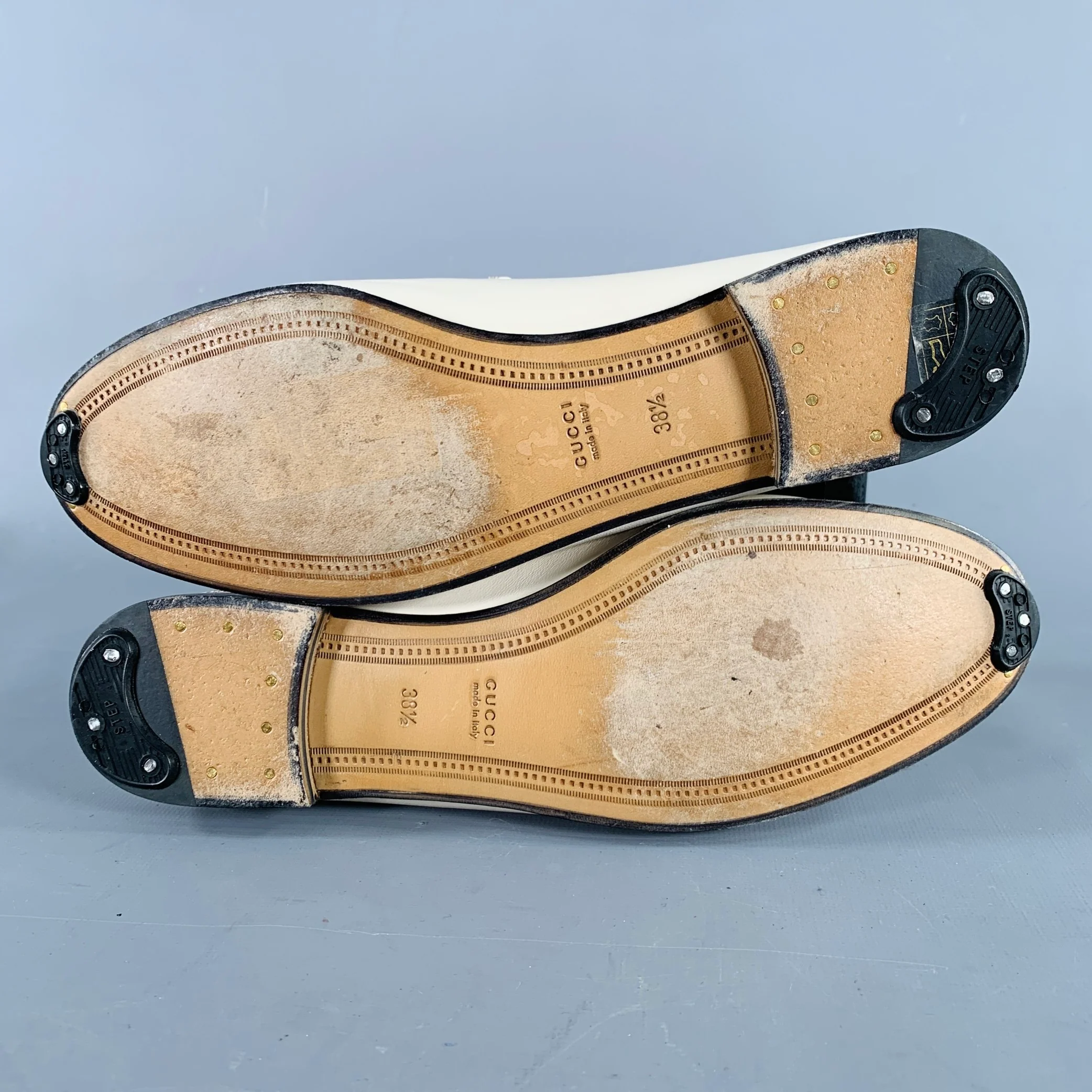 GUCCI Size 8.5 Cream Gold Leather Horsebit Slip On Loafers Flats - Image 6