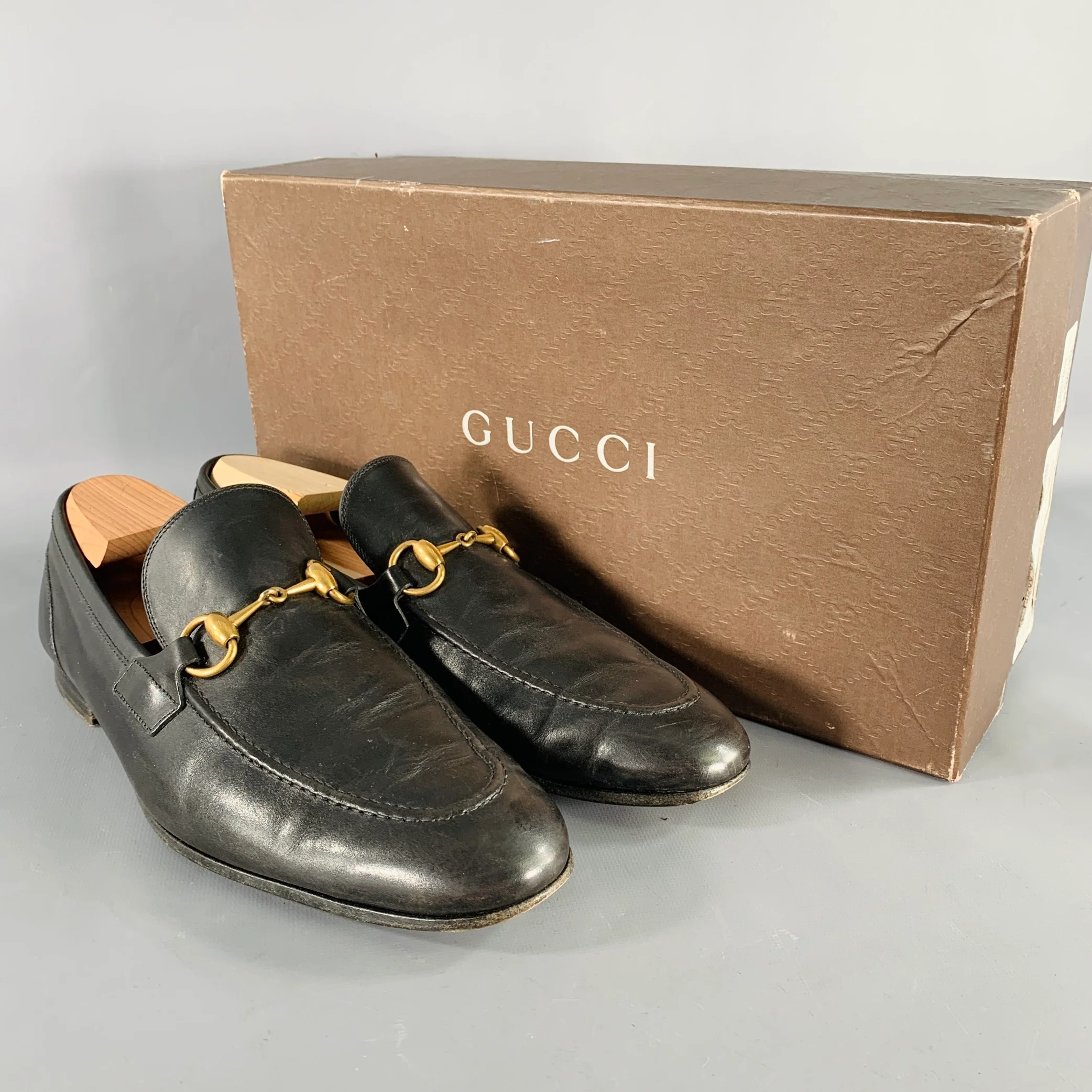 GUCCI Size 9.5 Black Gold Horsebit Leather Loafers - Image 9