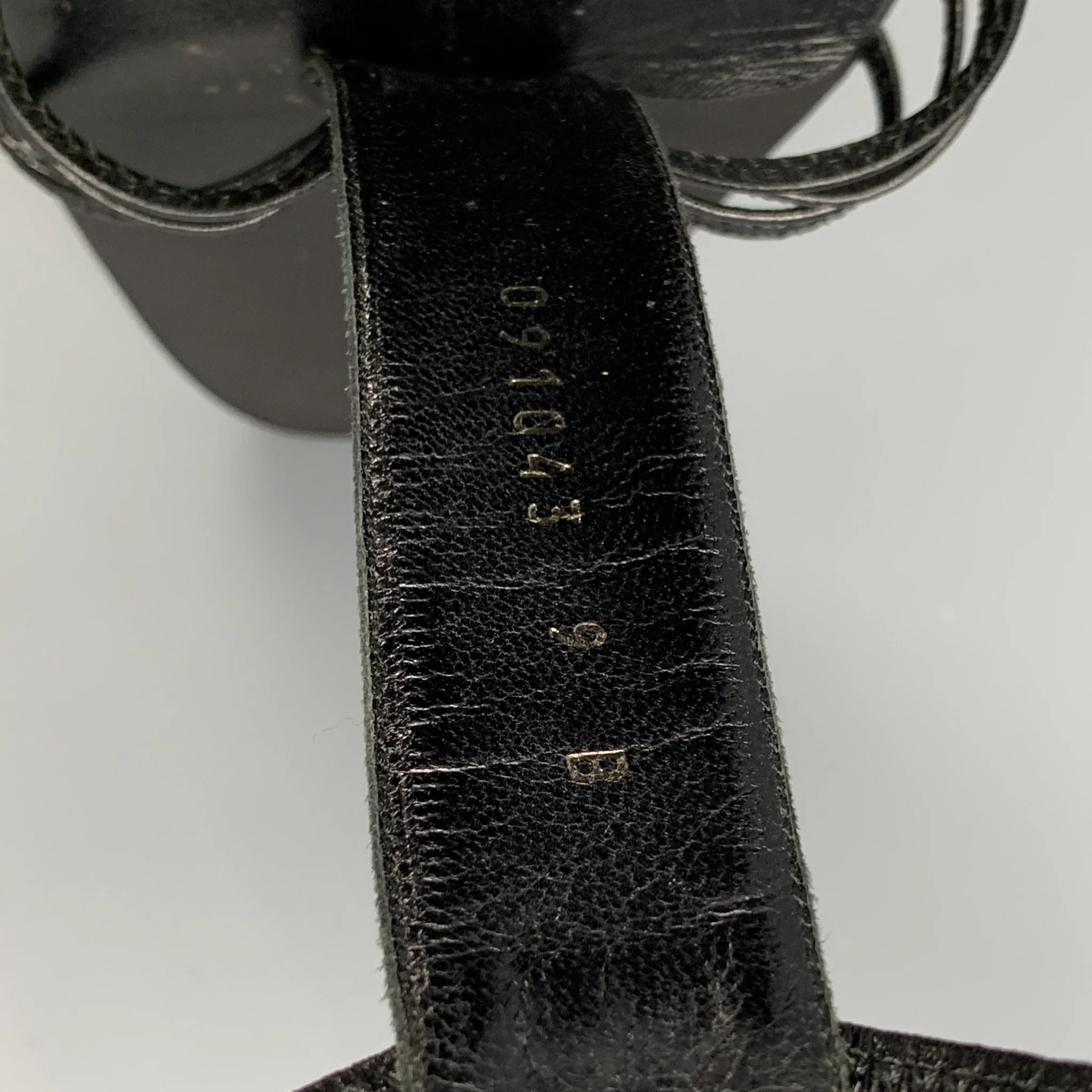 GUCCI Size 9 Black Leather Strap Sandals - Image 8