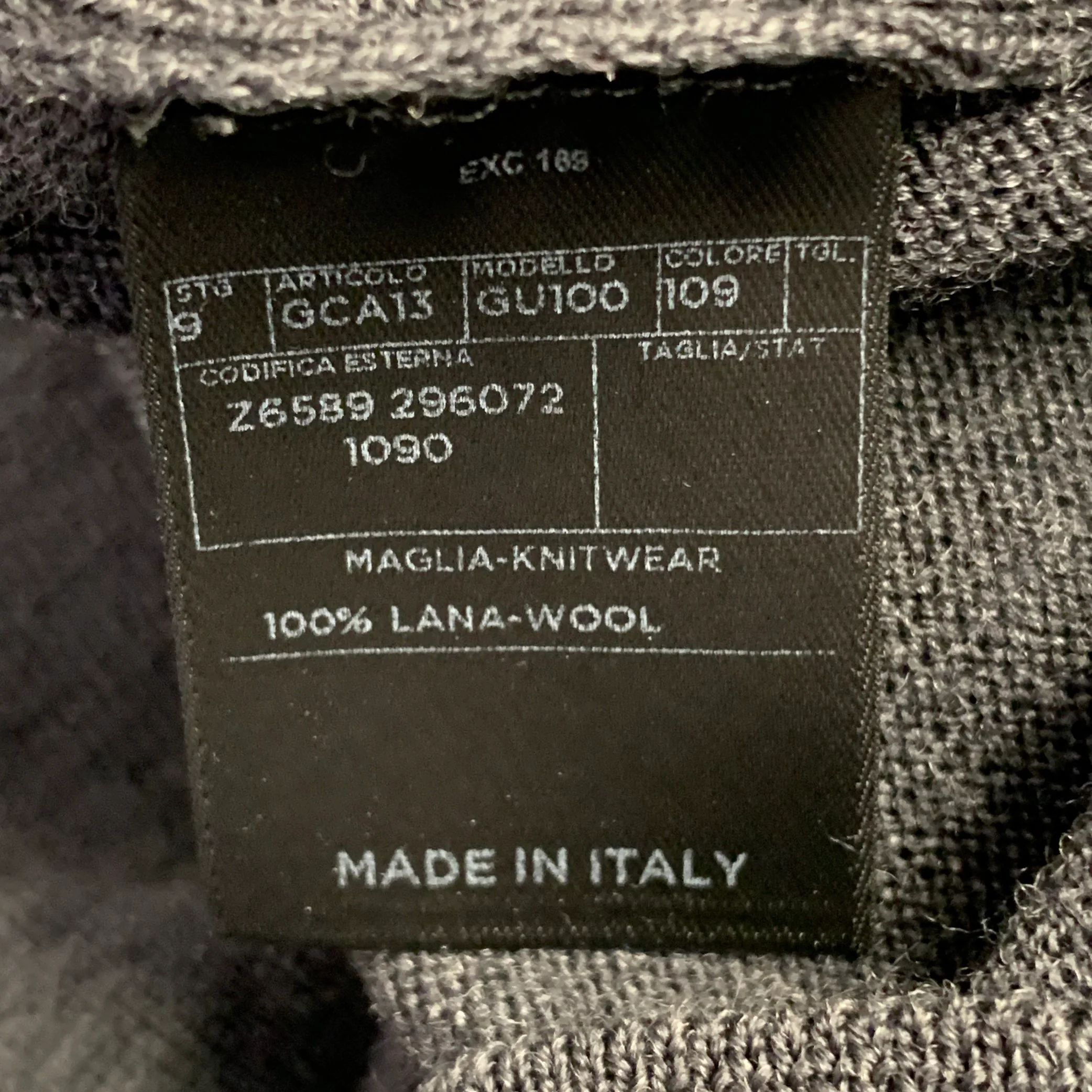 GUCCI Size M Charcoal Grey Red Green Contrast Trim Wool V-Neck Pullover - Image 7