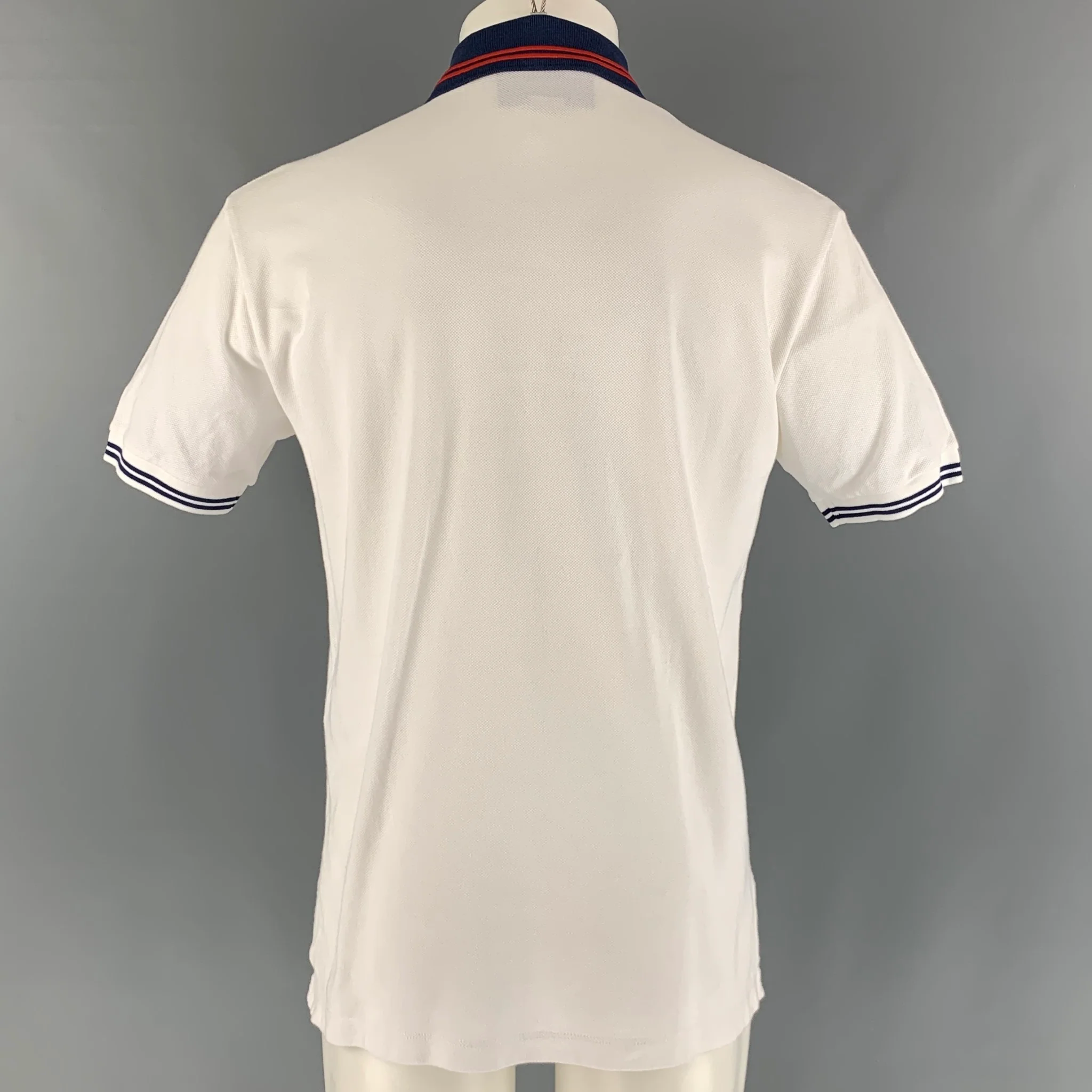 GUCCI Size M White Navy Solid Cotton Buttoned Polo - Image 3