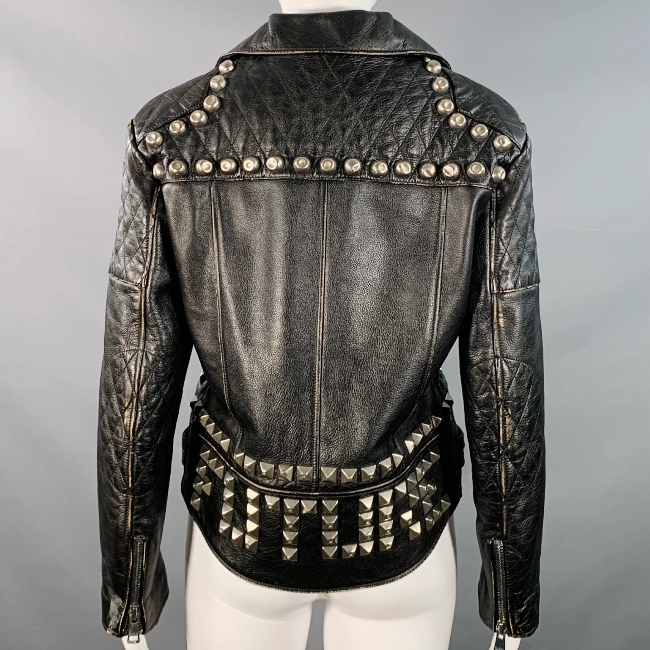 GUCCI SS17 Size 6 Black Silver Leather Studded Biker Jacket - Image 5
