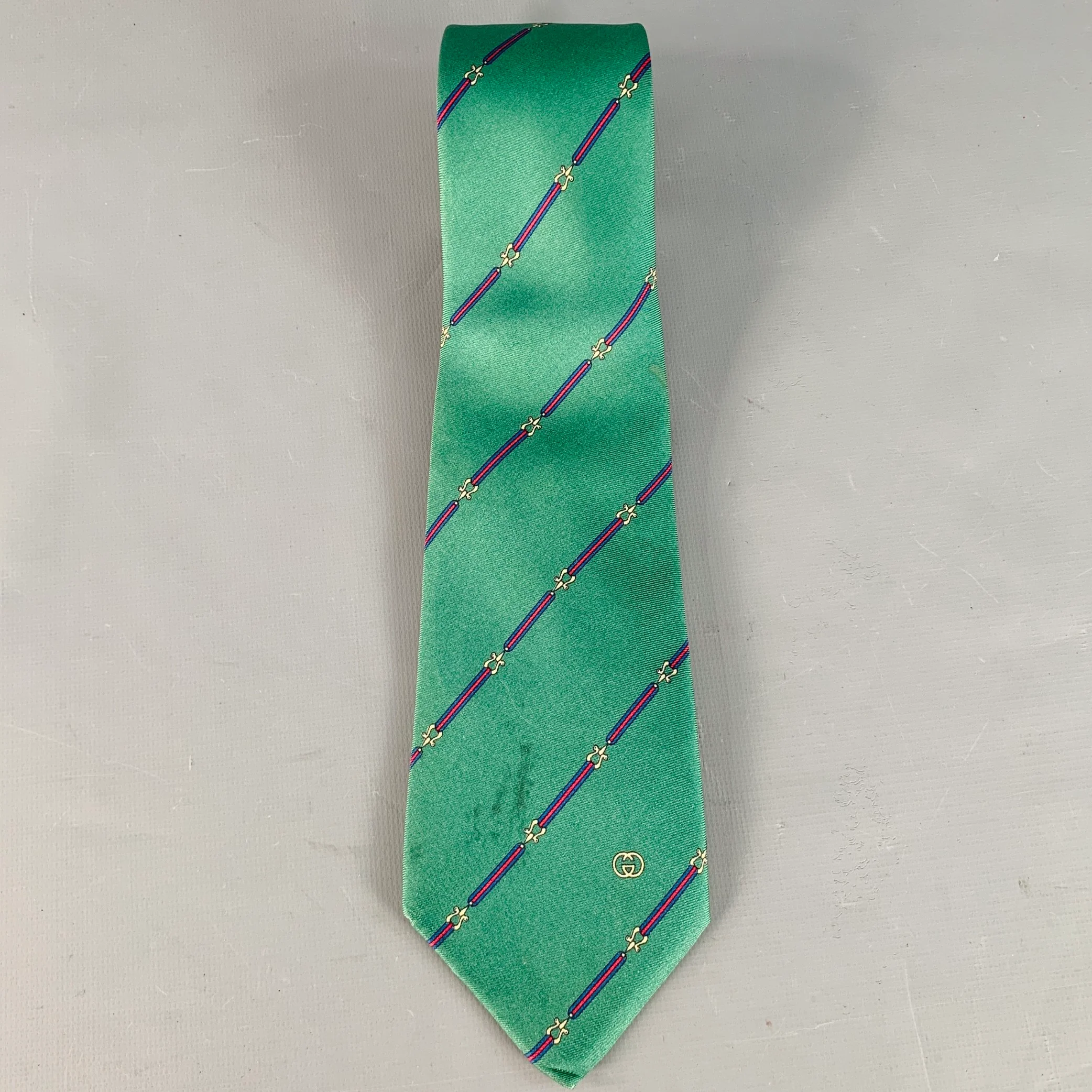 GUCCI Vintage Green Red Horsebit Diagonal Stripe Silk Tie - Image 2