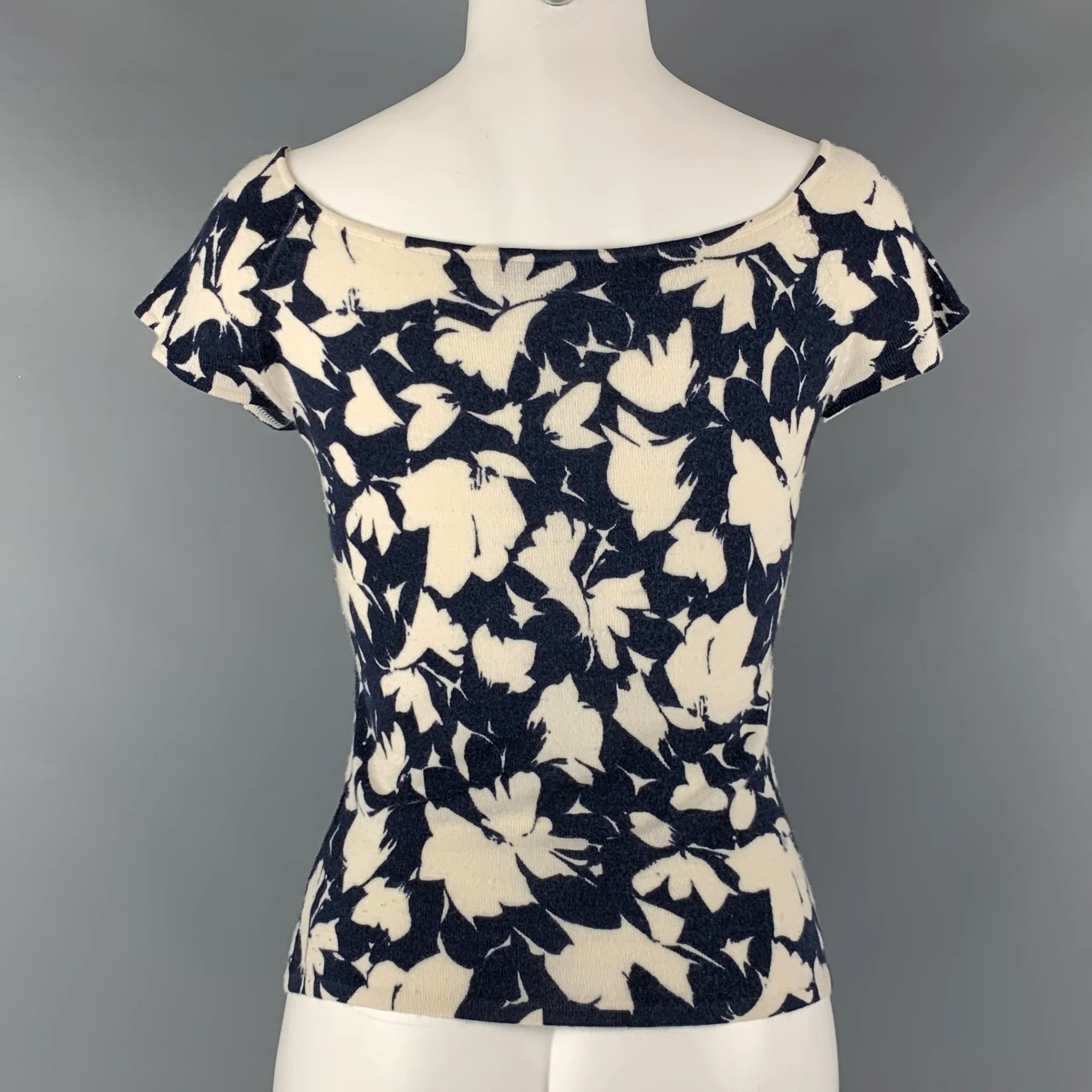 HEIDI WEISEL Size M Cream Navy Cashmere Abstract floral Cap Sleeves Casual Top - Image 3