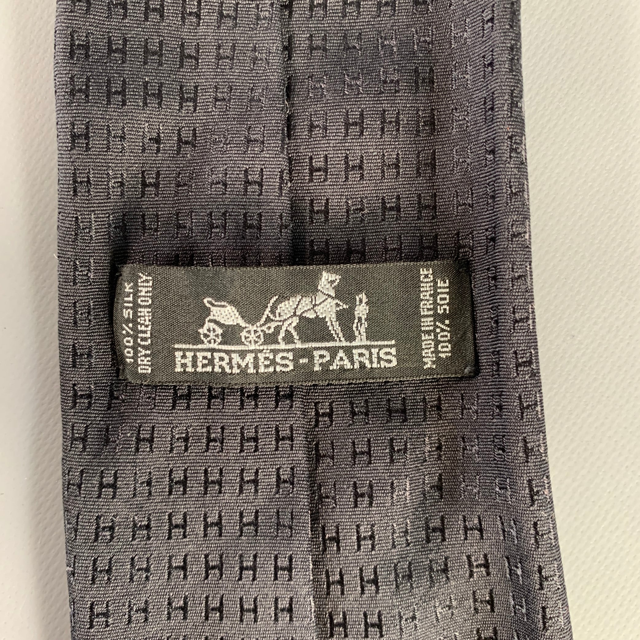 HERMES Black Monogram Silk Tie - Image 4