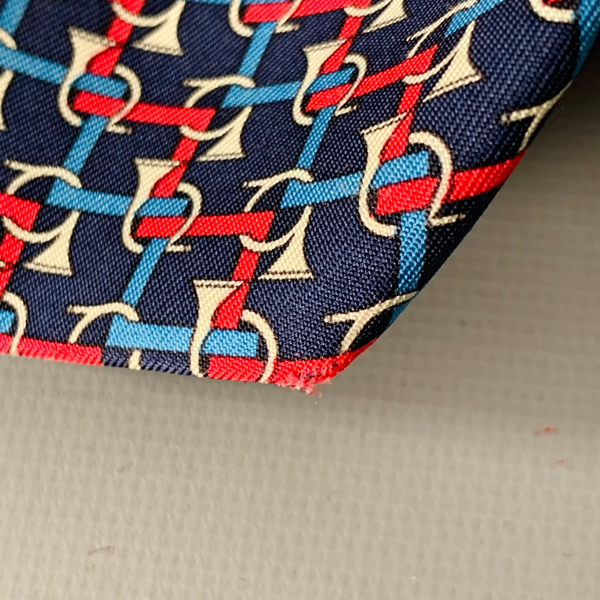 HERMES Navy Red Blue Woven Musical Horns Silk Tie - Image 6