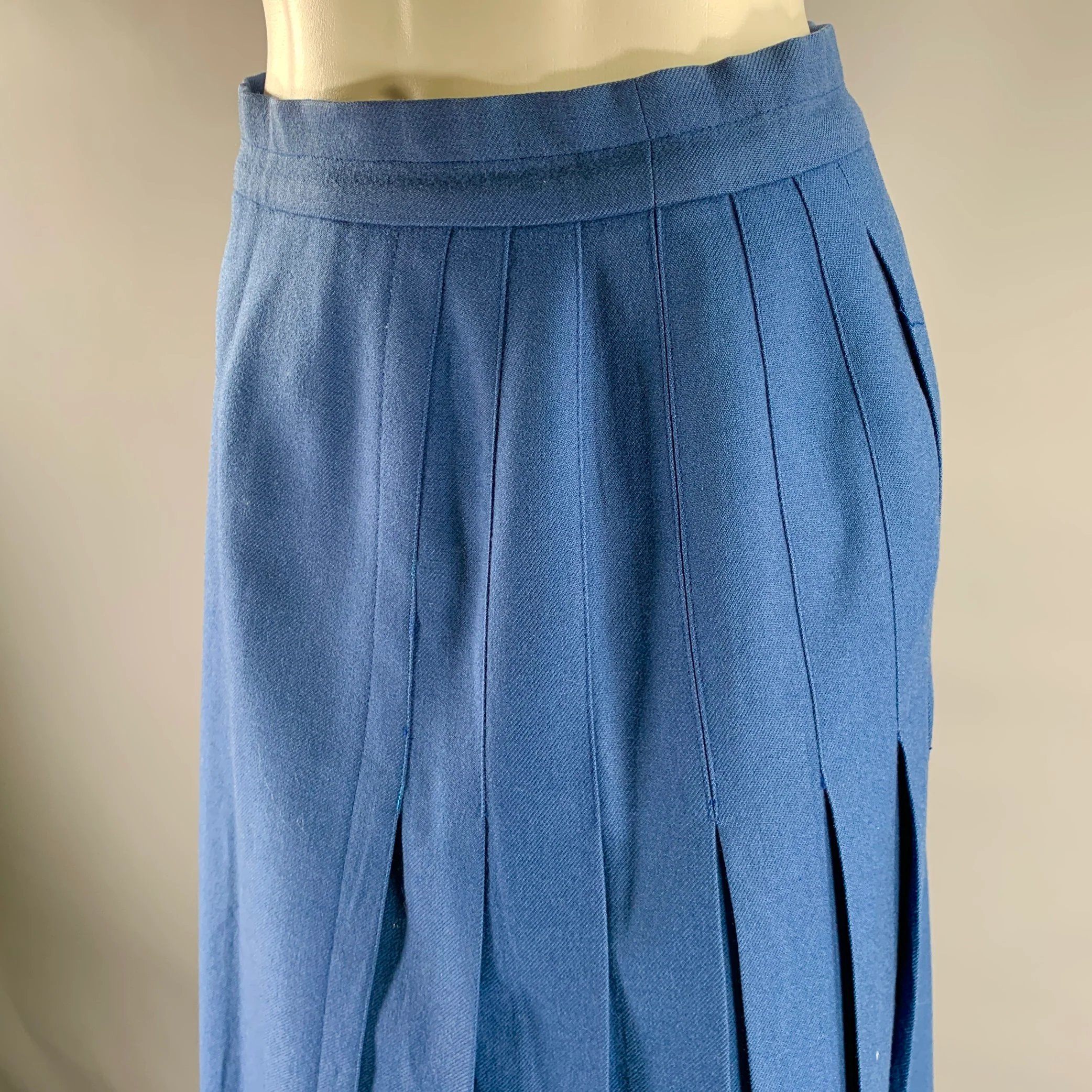 HERMES Size 6 Blue Wool Pleated Knee-Length Skirt - Image 2