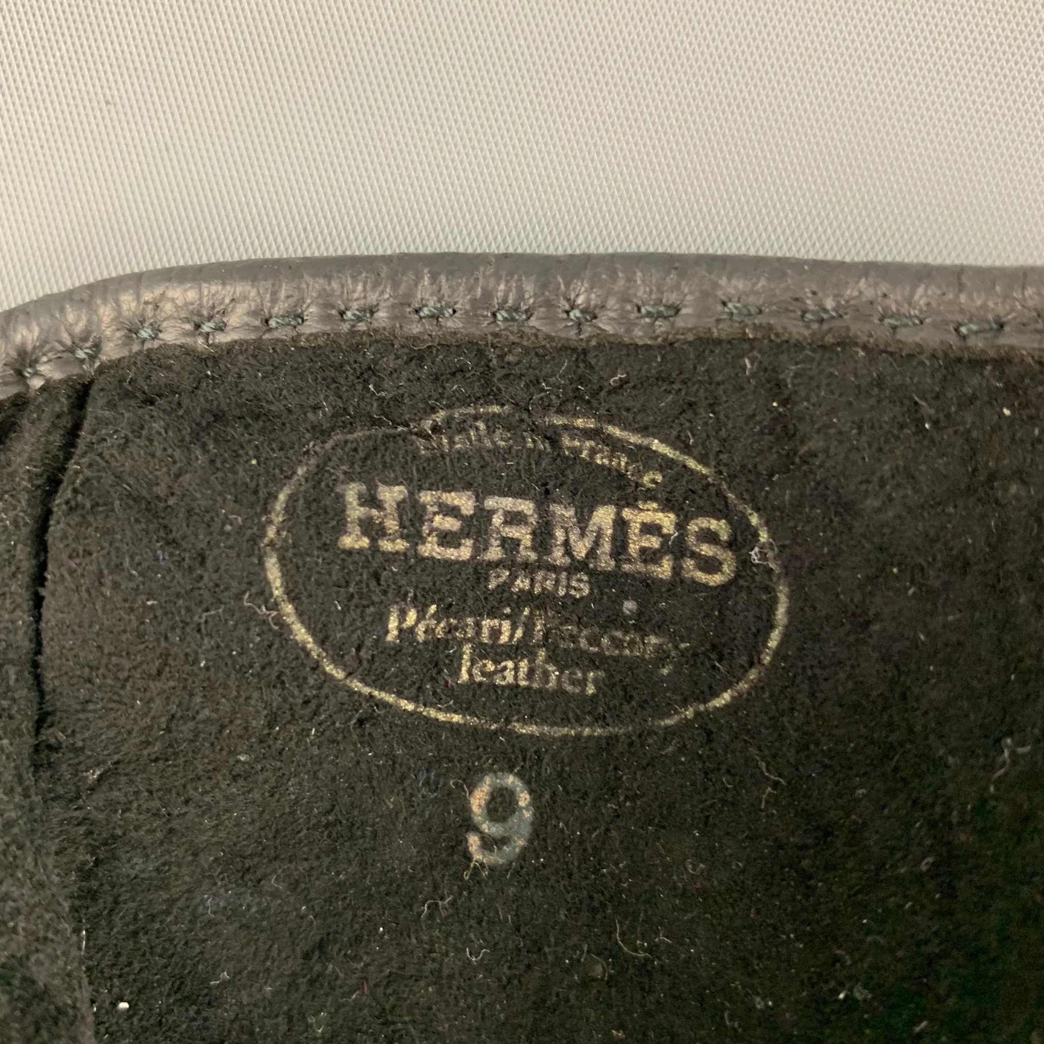 HERMES Size 9 Black Perforated Fingerless Driving Gloves - Image 4