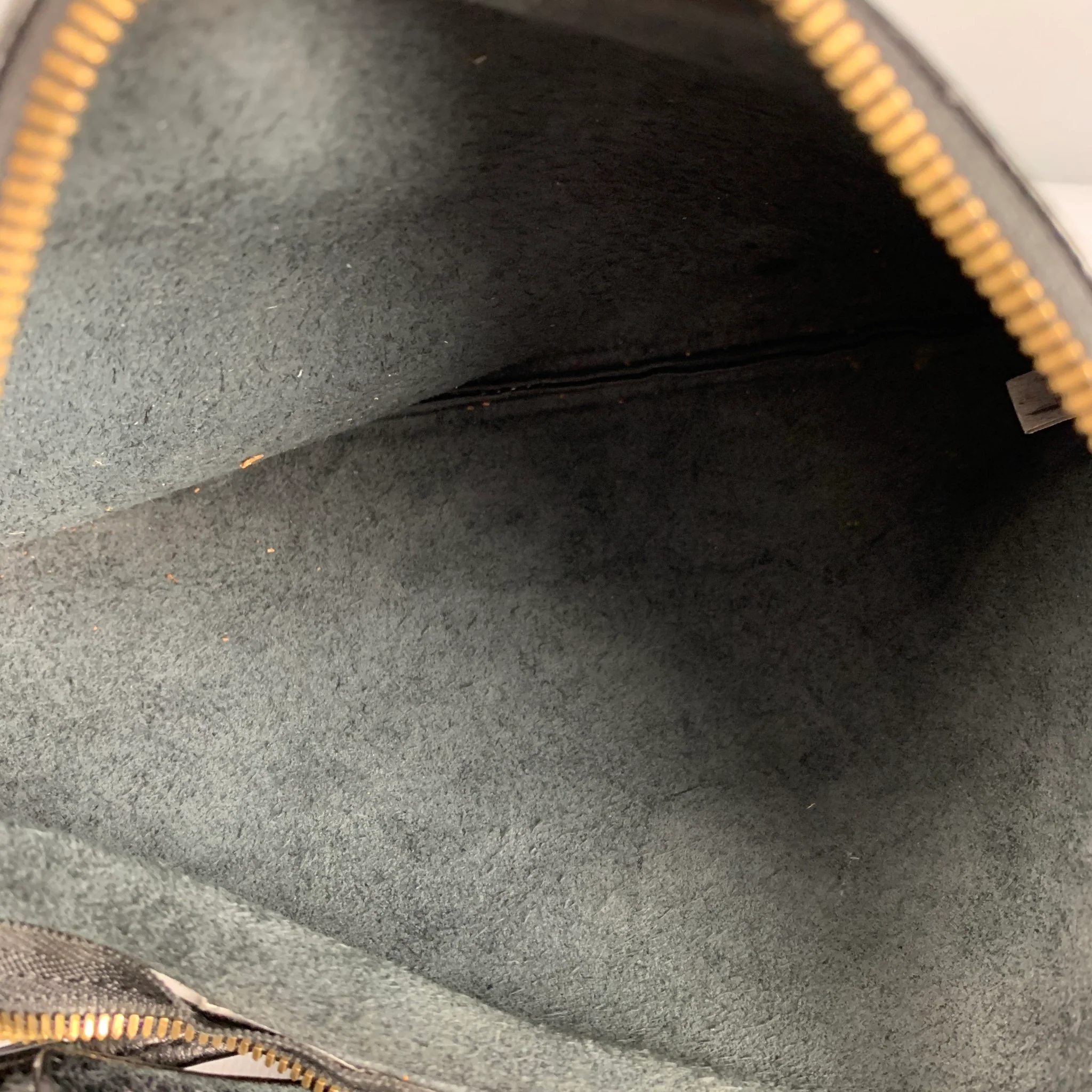 HOBO Black Leather Wristlet Handbag & Leather Goods - Image 7