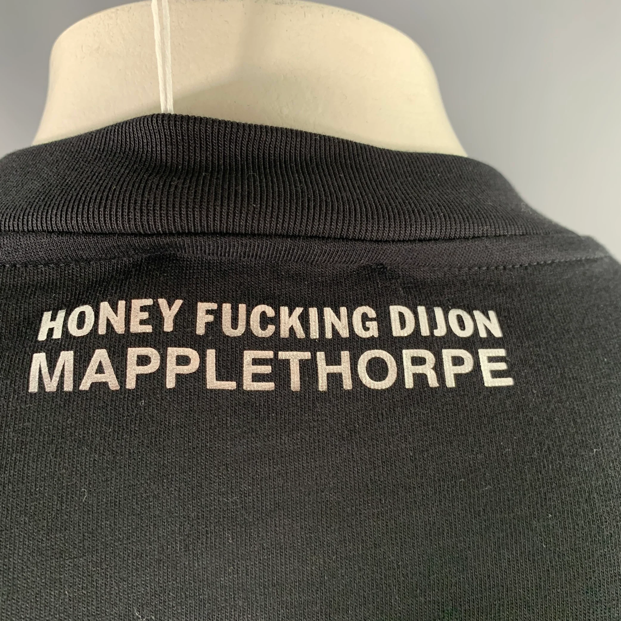 HONEY FUCKING DIJON Size XL Black Grey Graphic Cotton Crew Neck T-shirt - Image 7